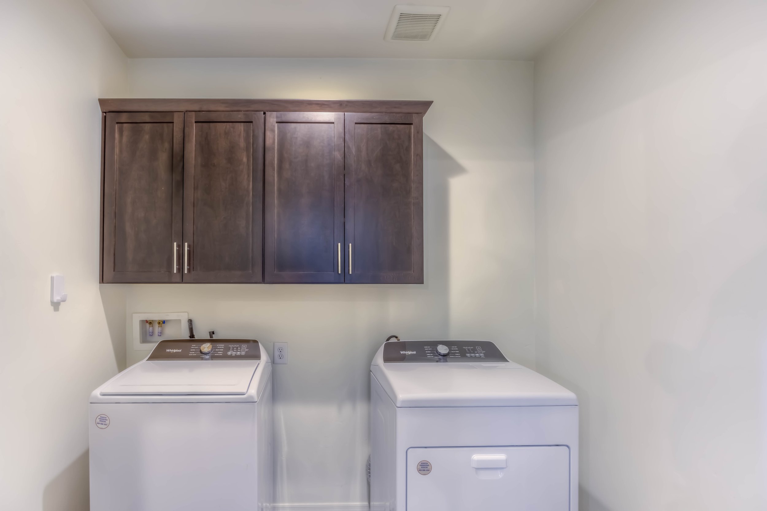 14 Laundry Room.jpg