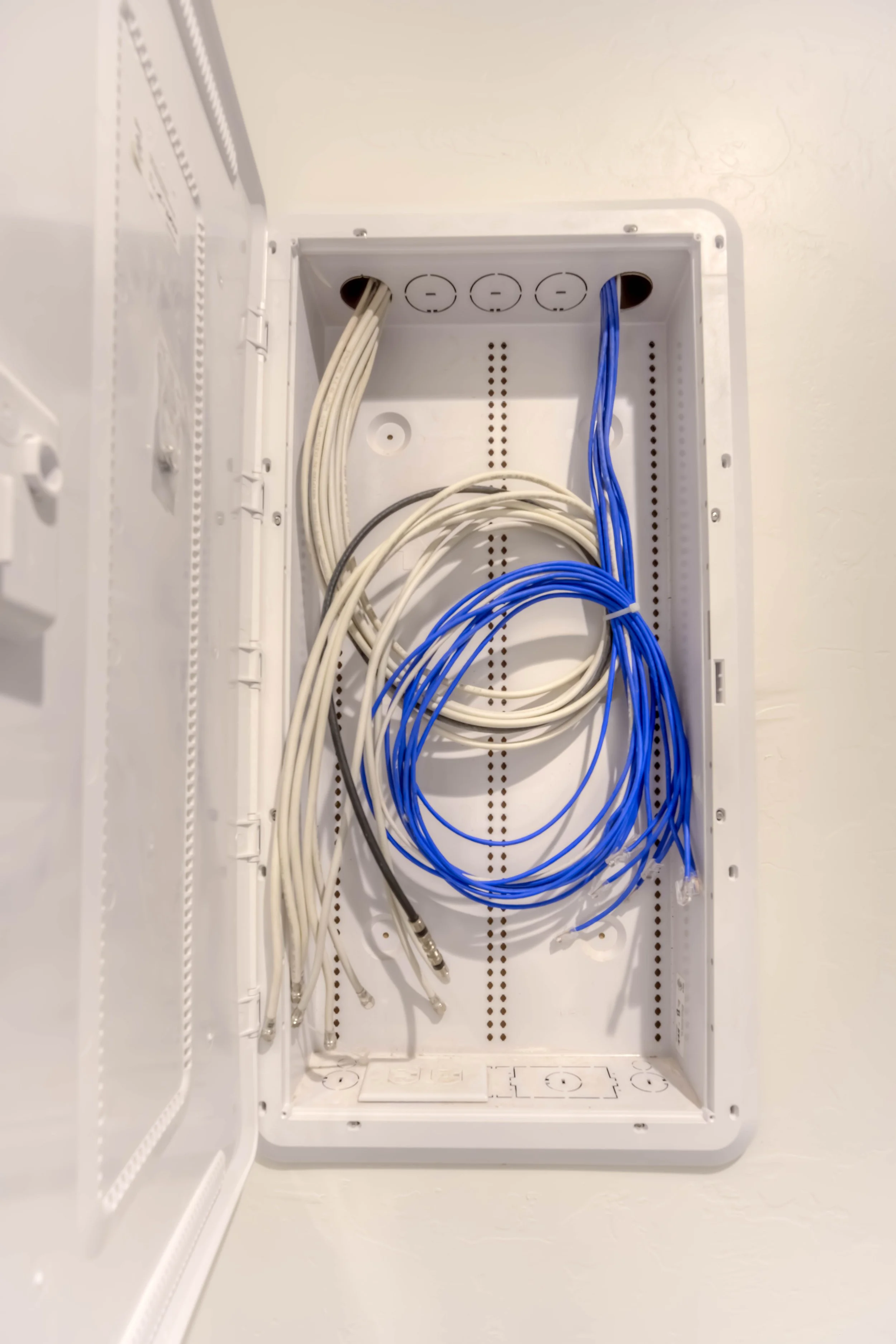 16 Cable and Ethernet.jpg