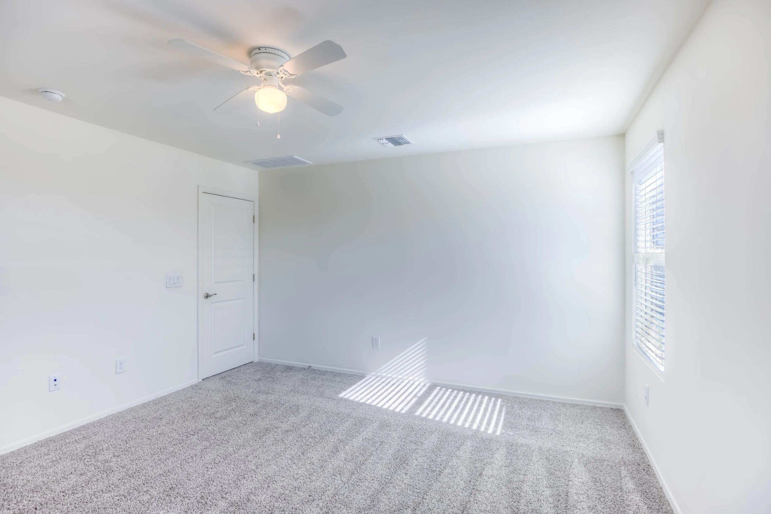28 Bedroom 1 photo a.jpg