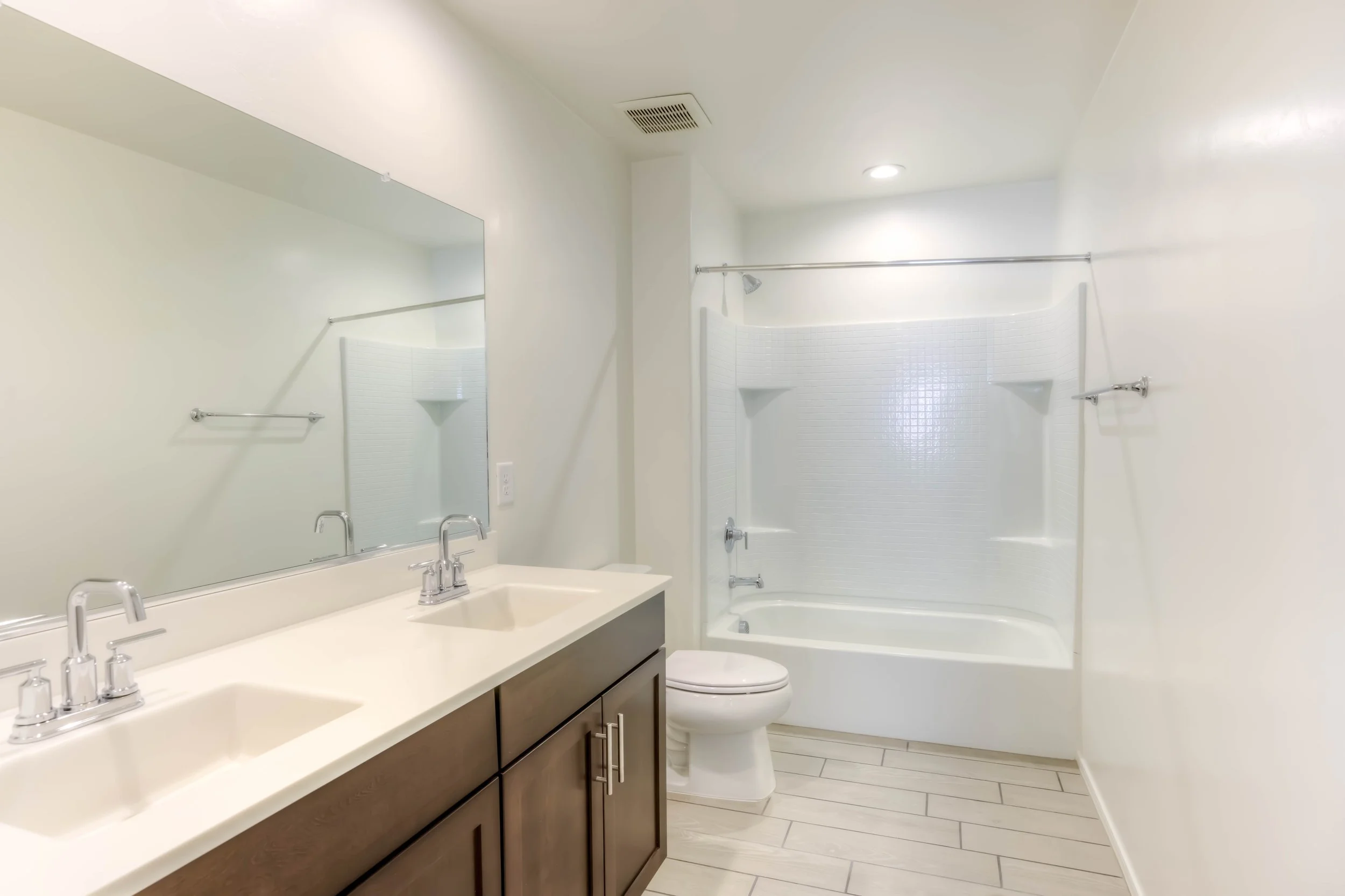 30 Bathroom 2.jpg