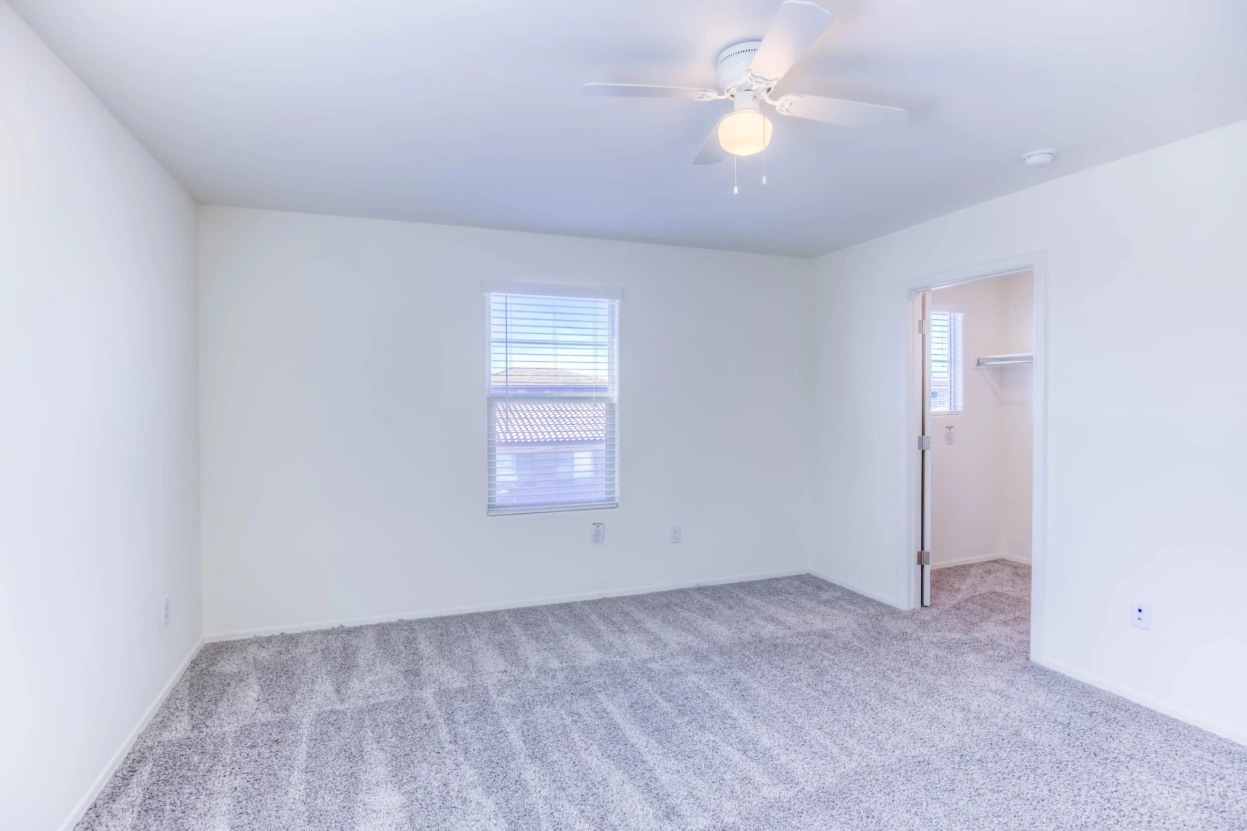 29 Bedroom 1 photo b.jpg