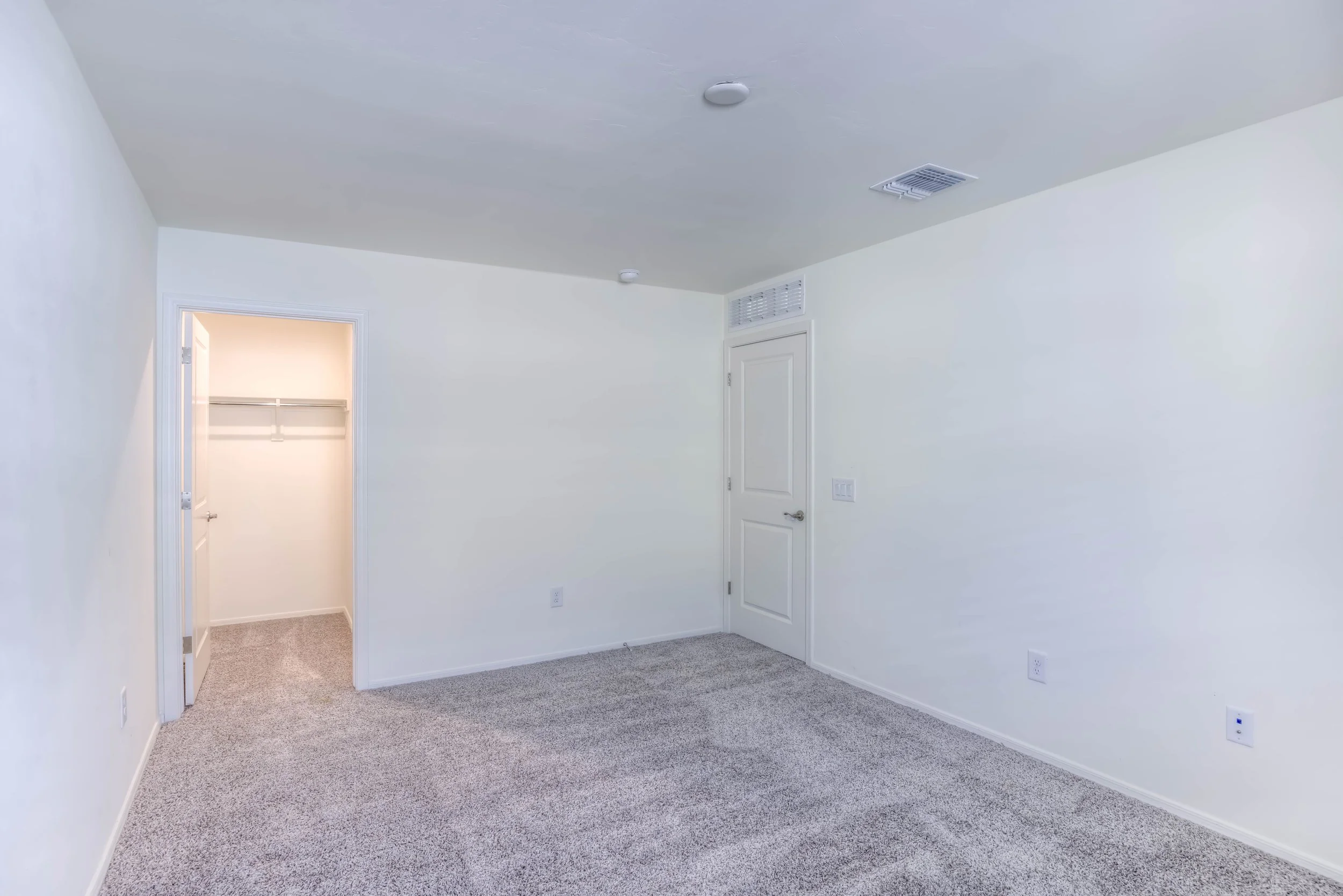 35 Bedroom 3 photo b.jpg