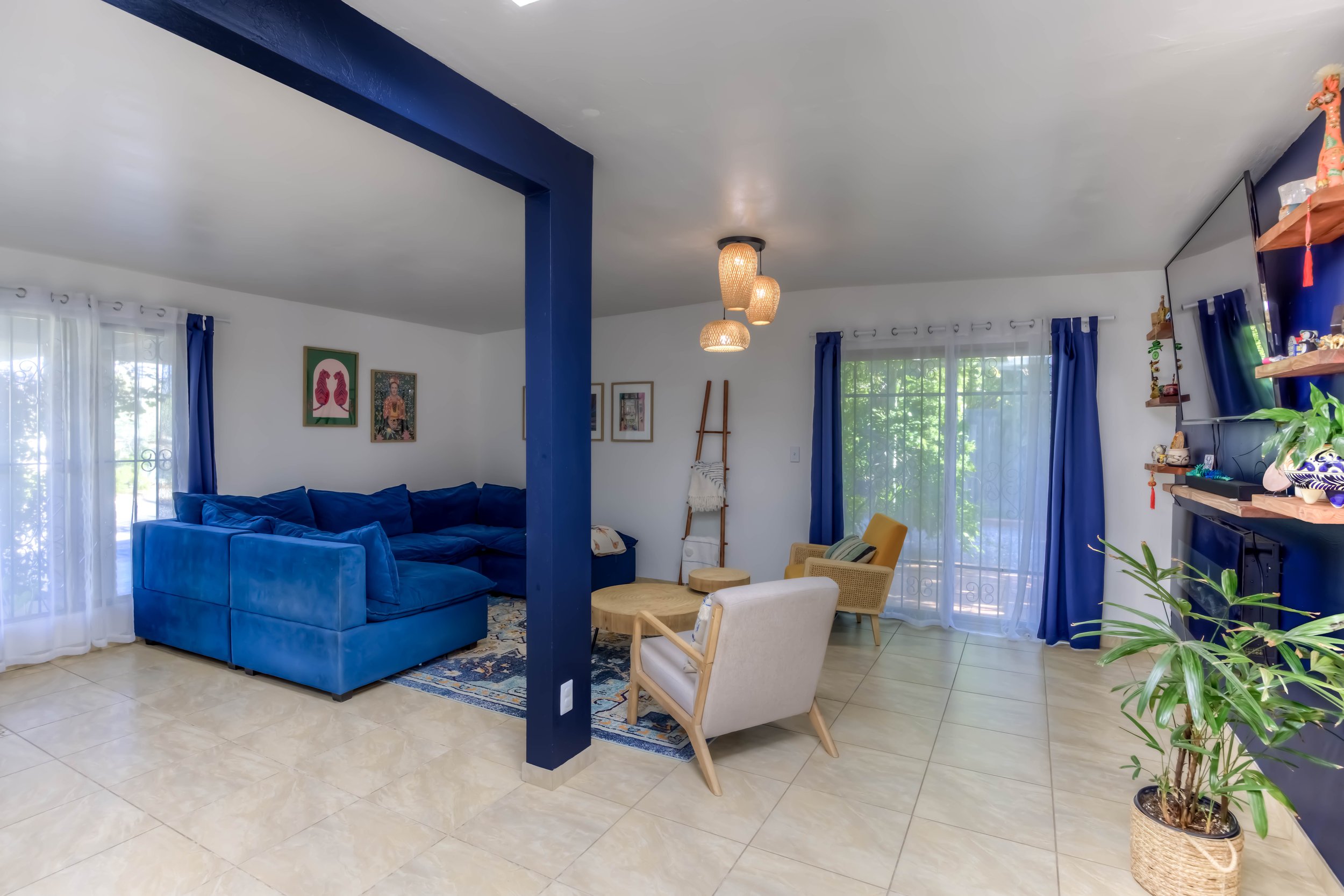 9 Living Room photo b.jpg