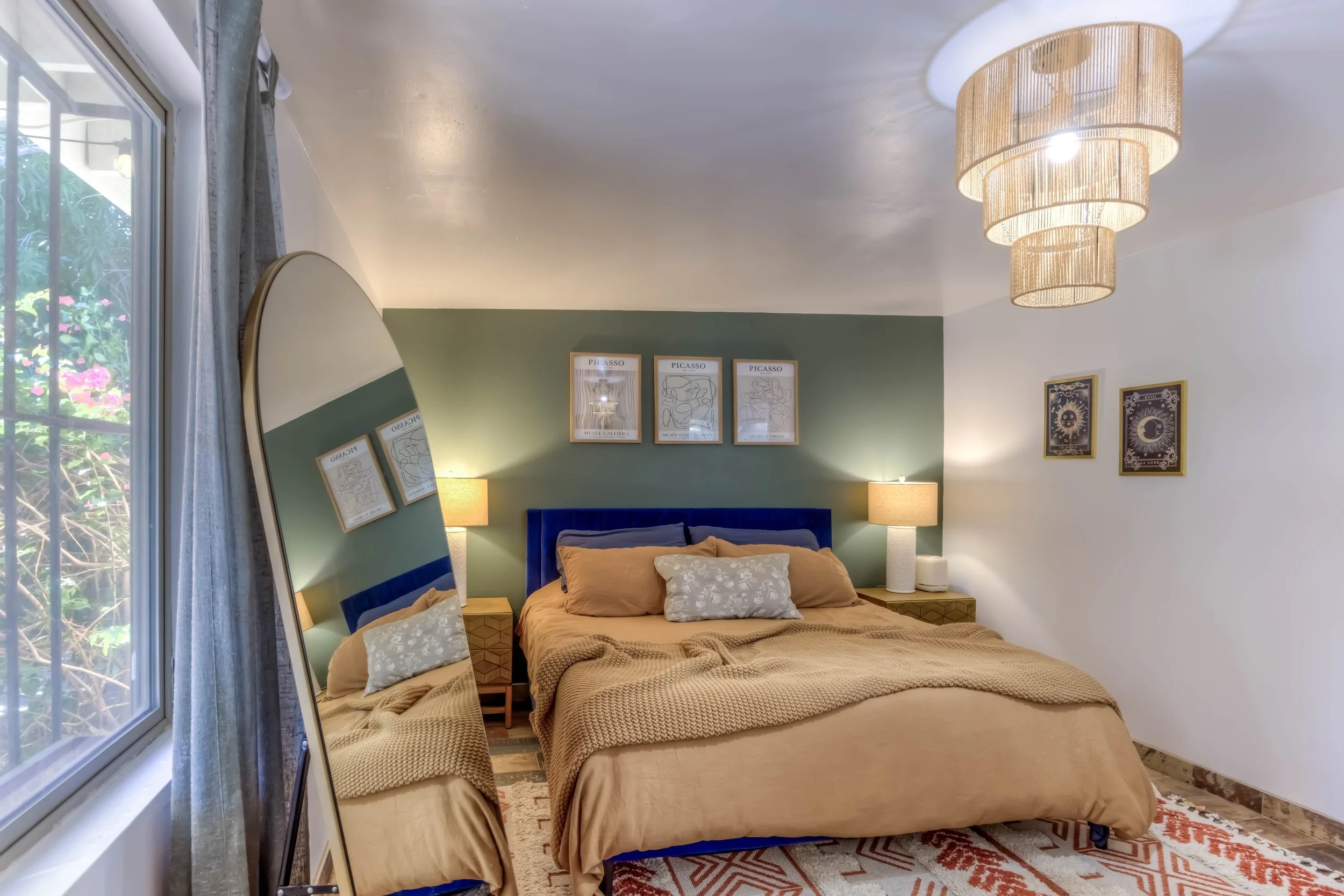 26 Main Bedroom photo d.jpg