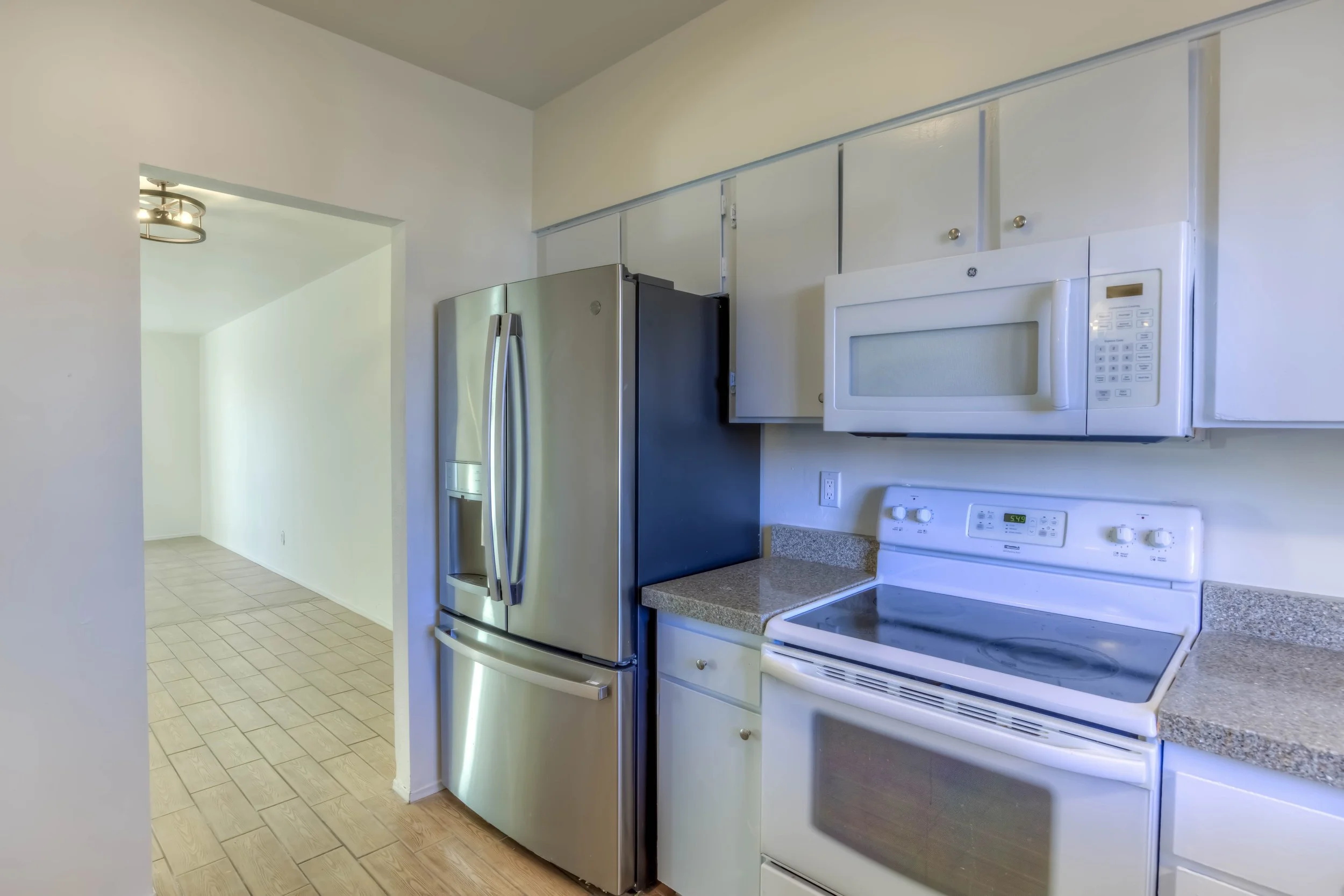 9 Kitchen photo c.jpg