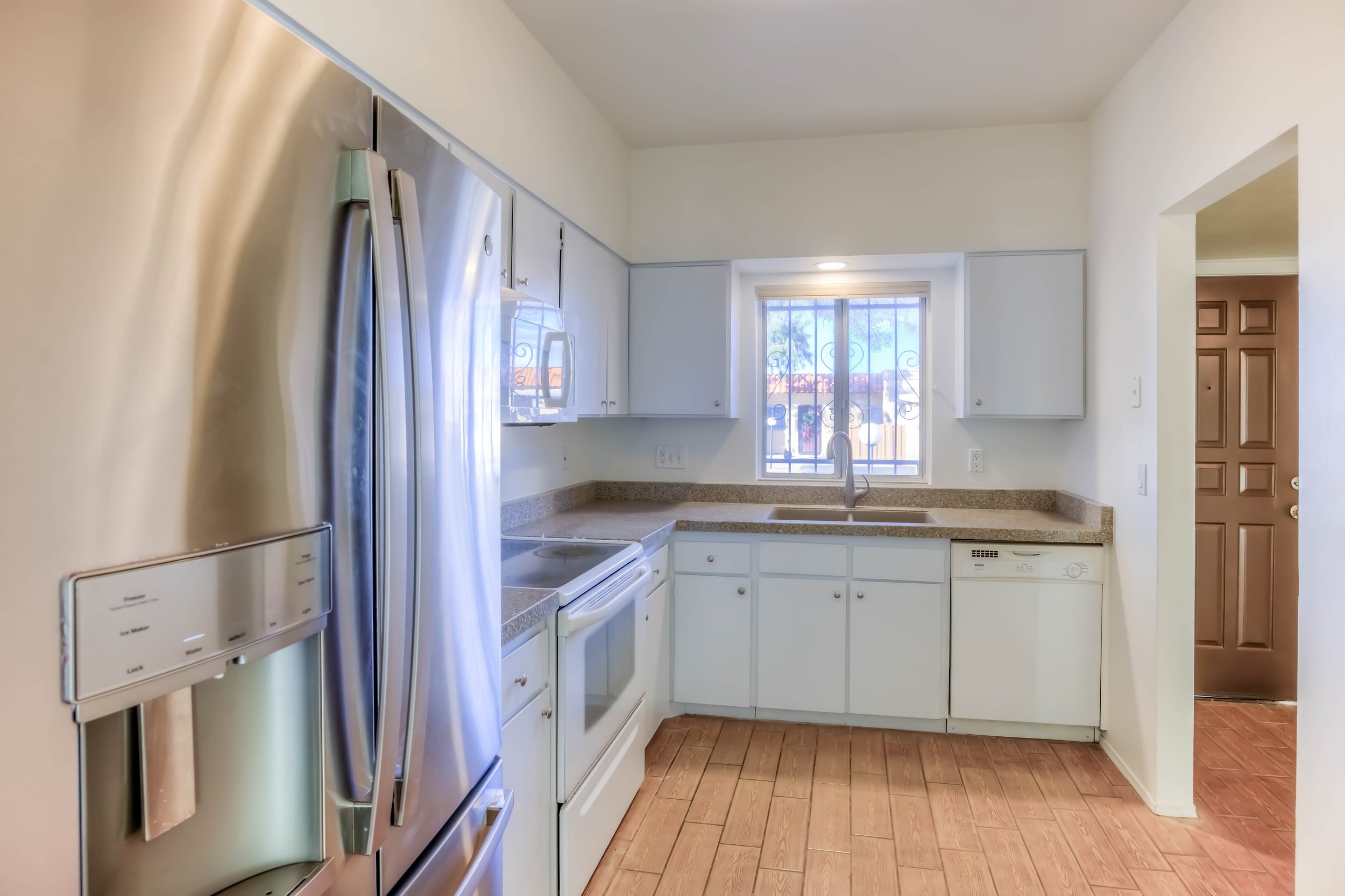 10 Kitchen photo d.jpg