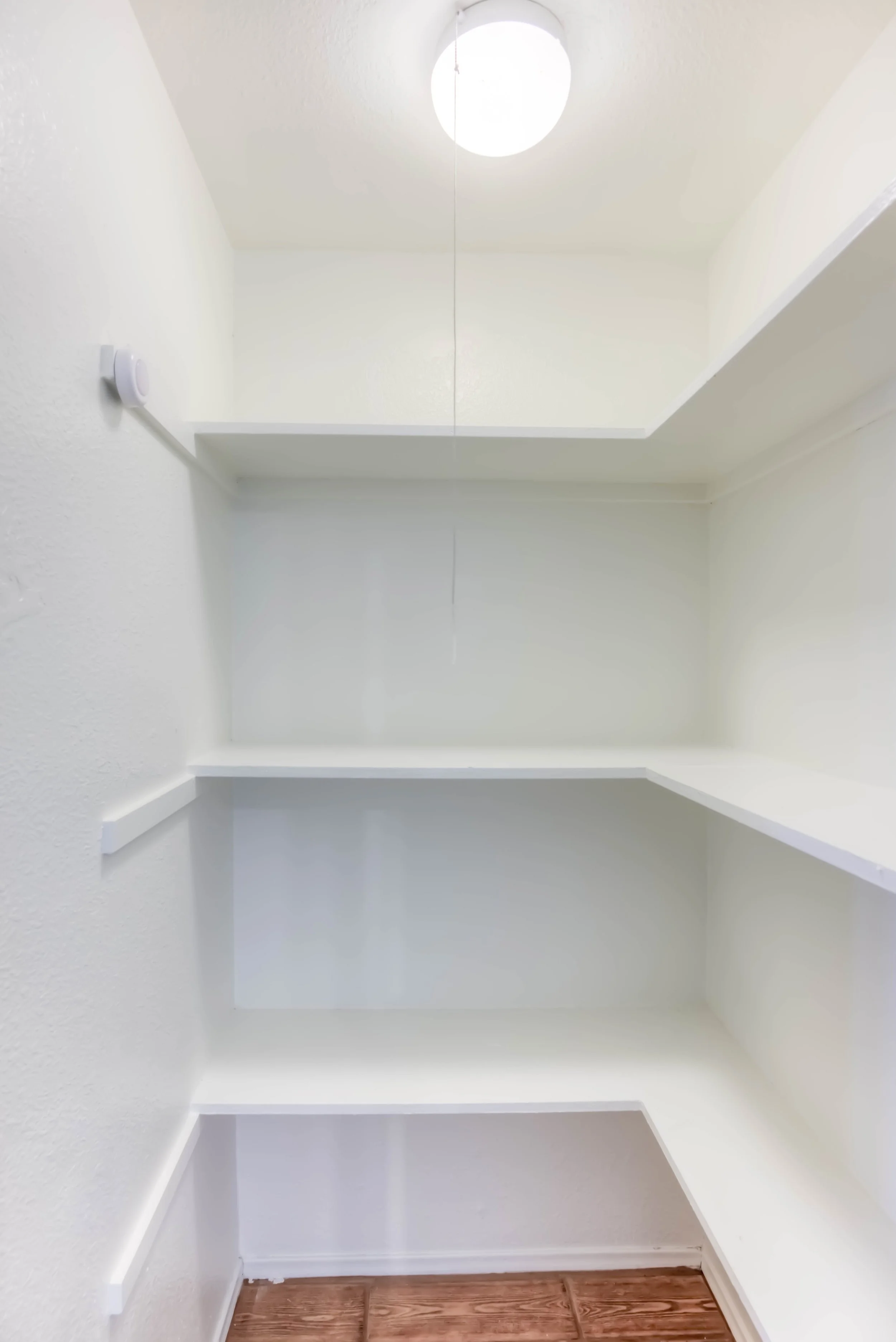 11 Interior Entrance Closet.jpg