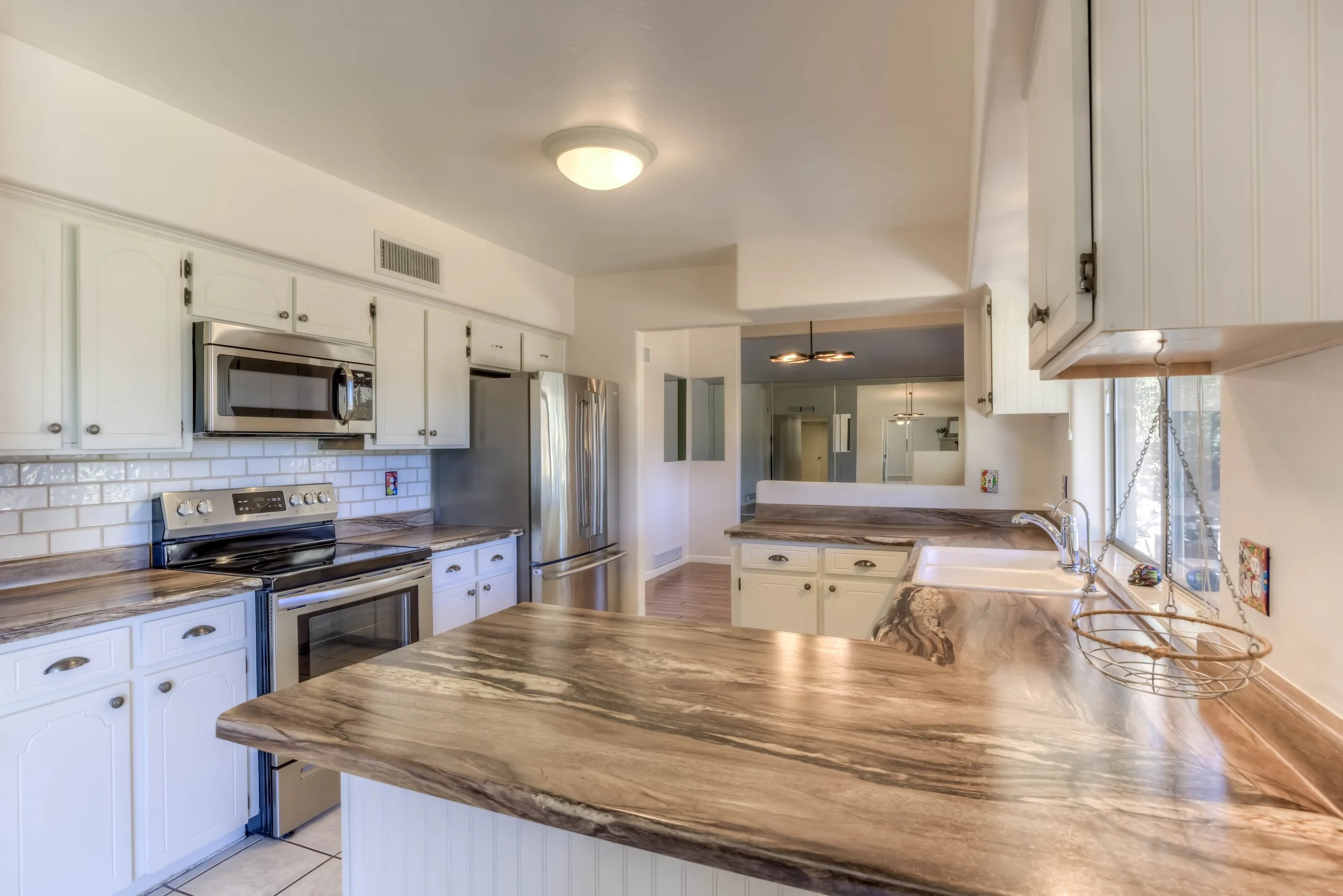 12 Kitchen photo a.jpg