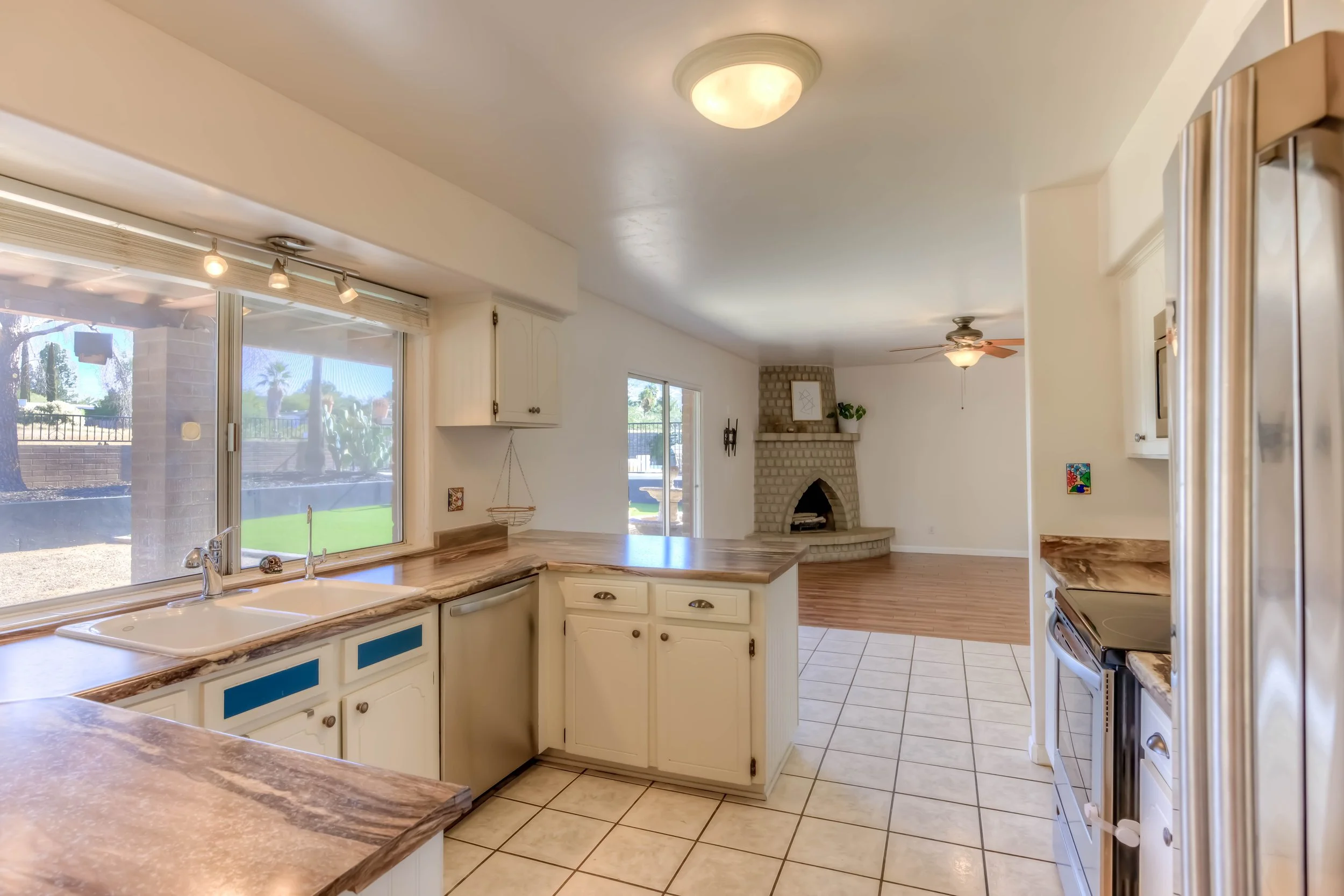 14 Kitchen photo c.jpg