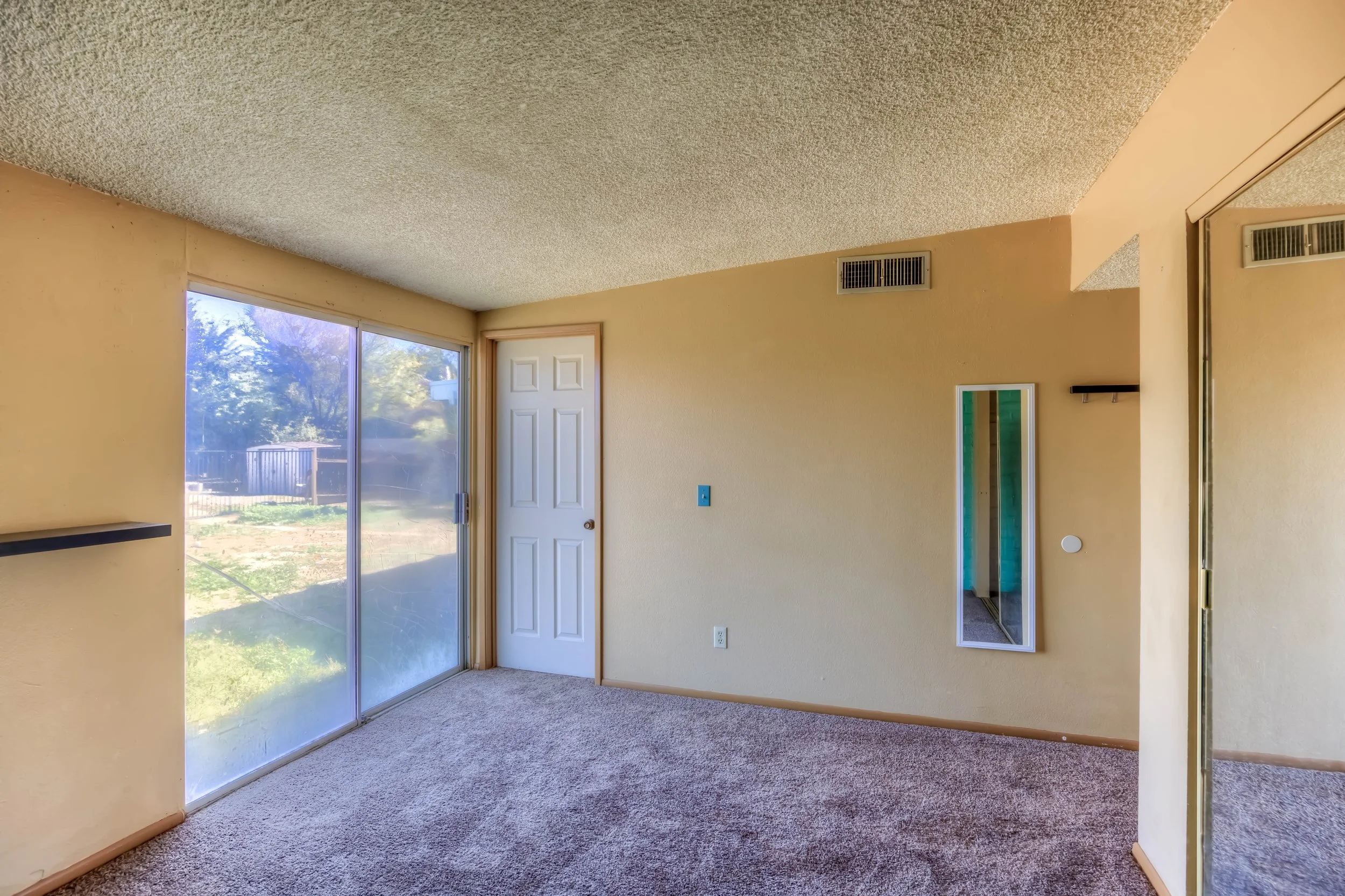 20 Main Bedroom photo c.jpg