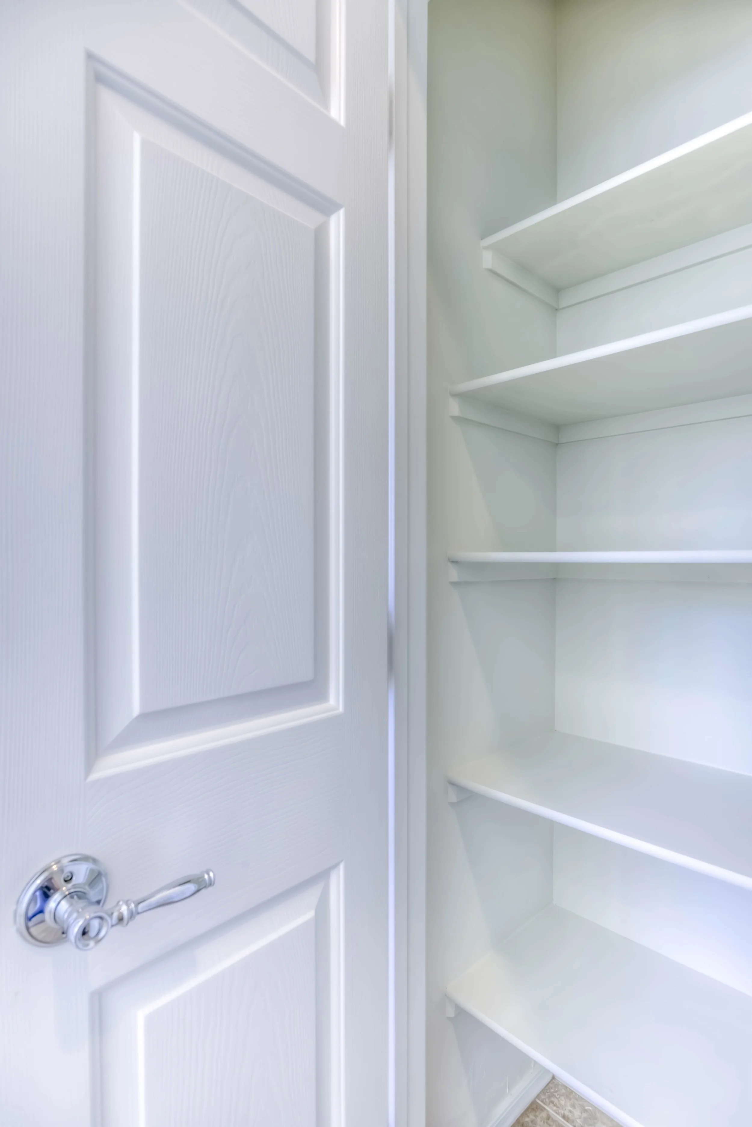 9 Linen Closet.jpg