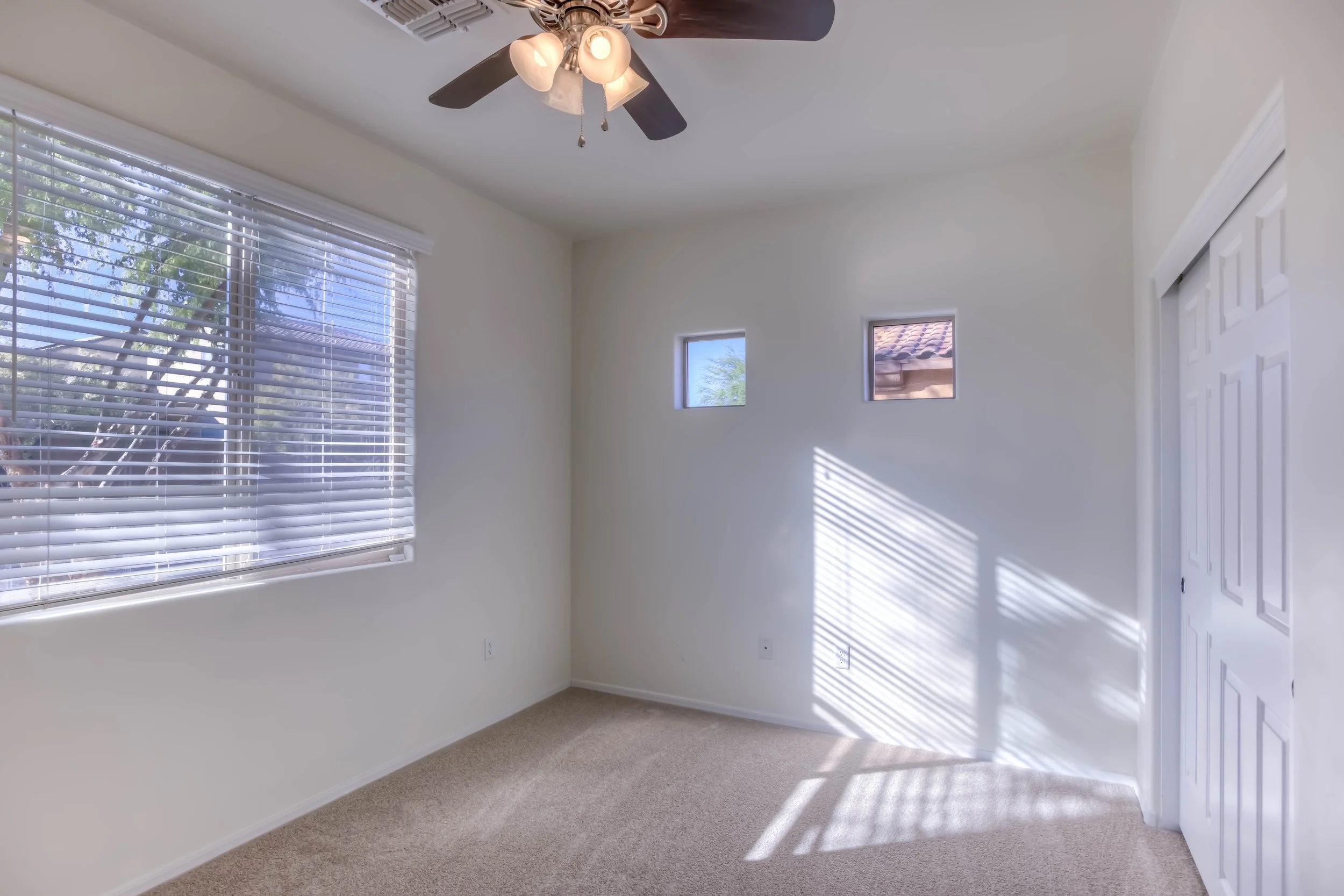 10 Bedroom 1 photo a.jpg
