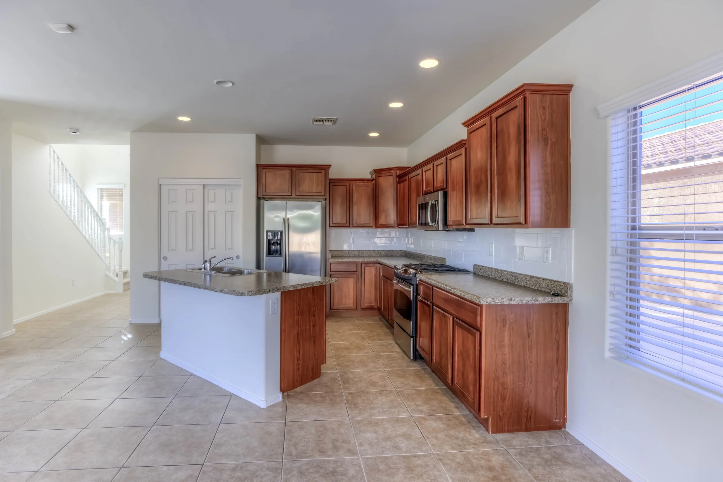 16 Kitchen photo a.jpg
