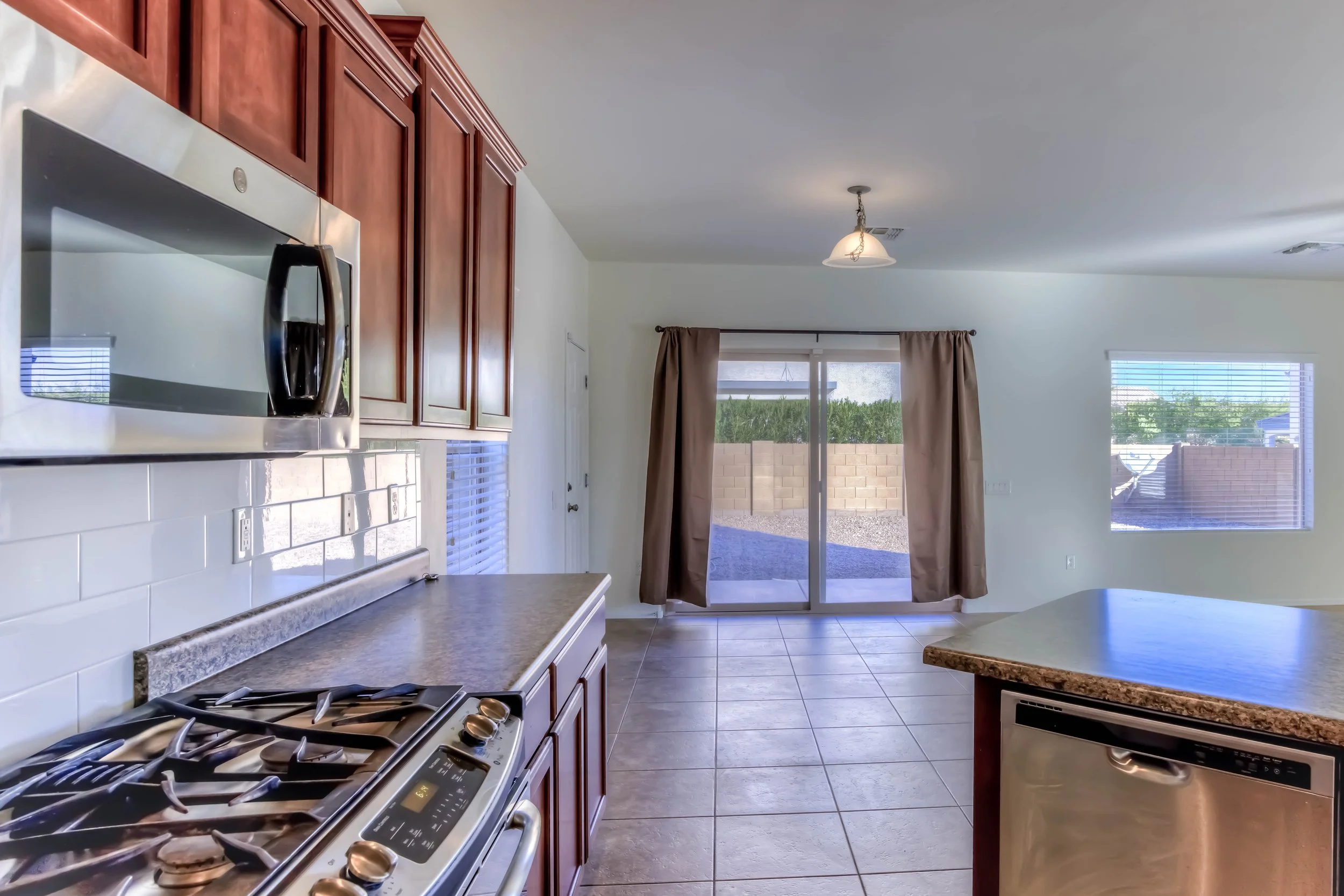 17 Kitchen photo b.jpg
