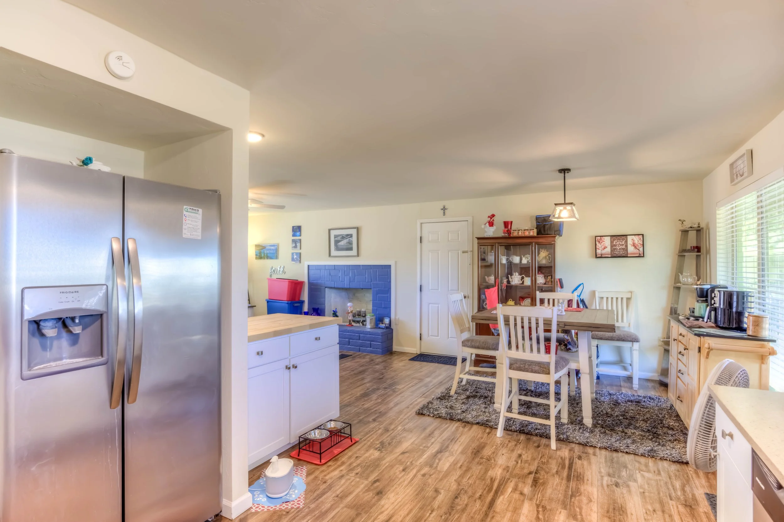 16 Kitchen photo c.jpg