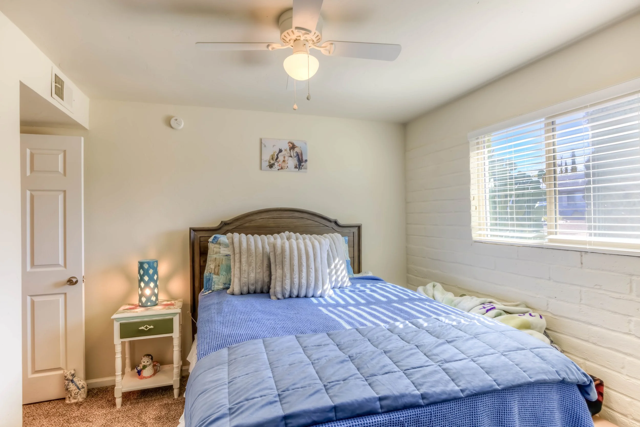 18 Bedroom 1 photo b.jpg