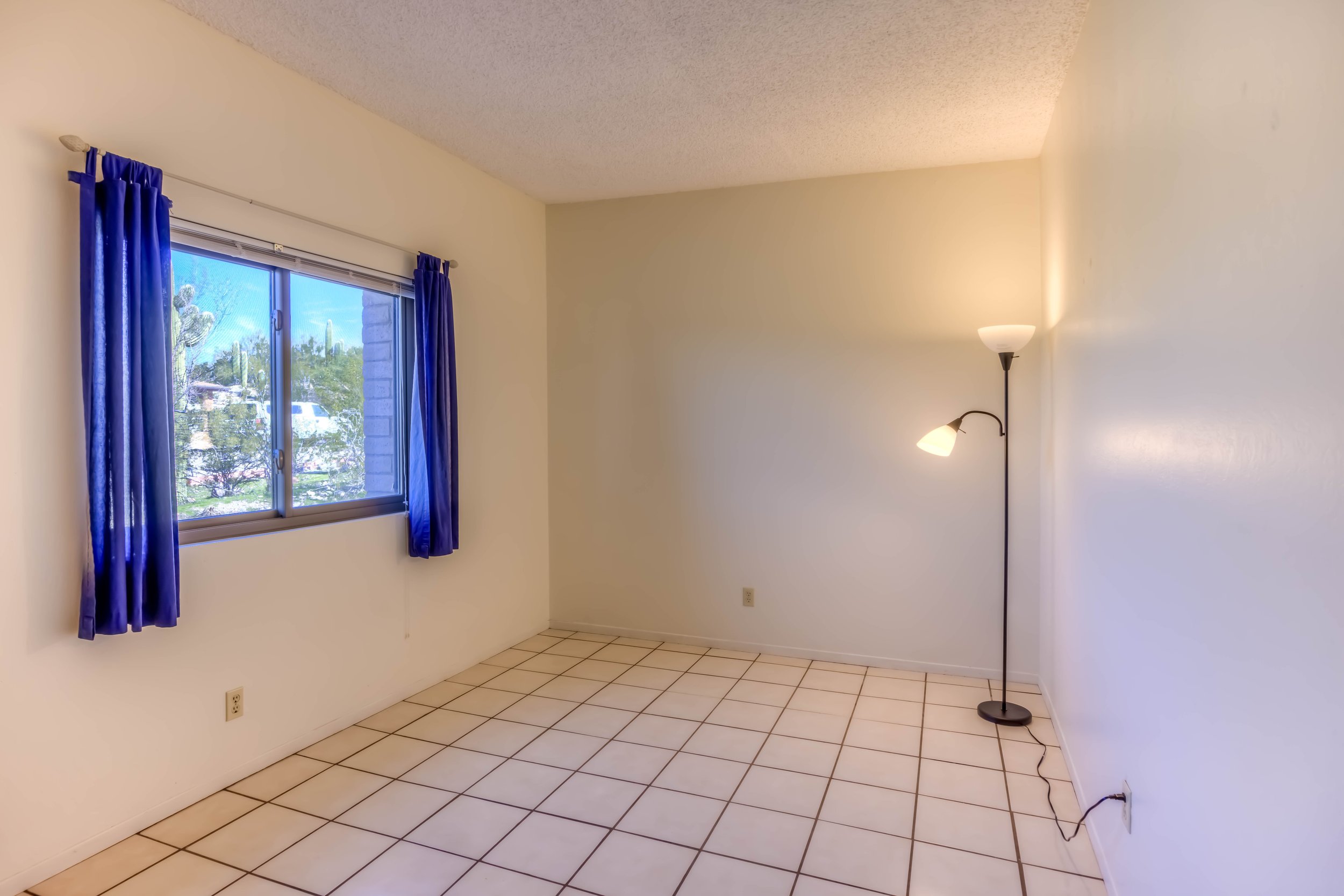 30 Bedroom 2 photo a.jpg