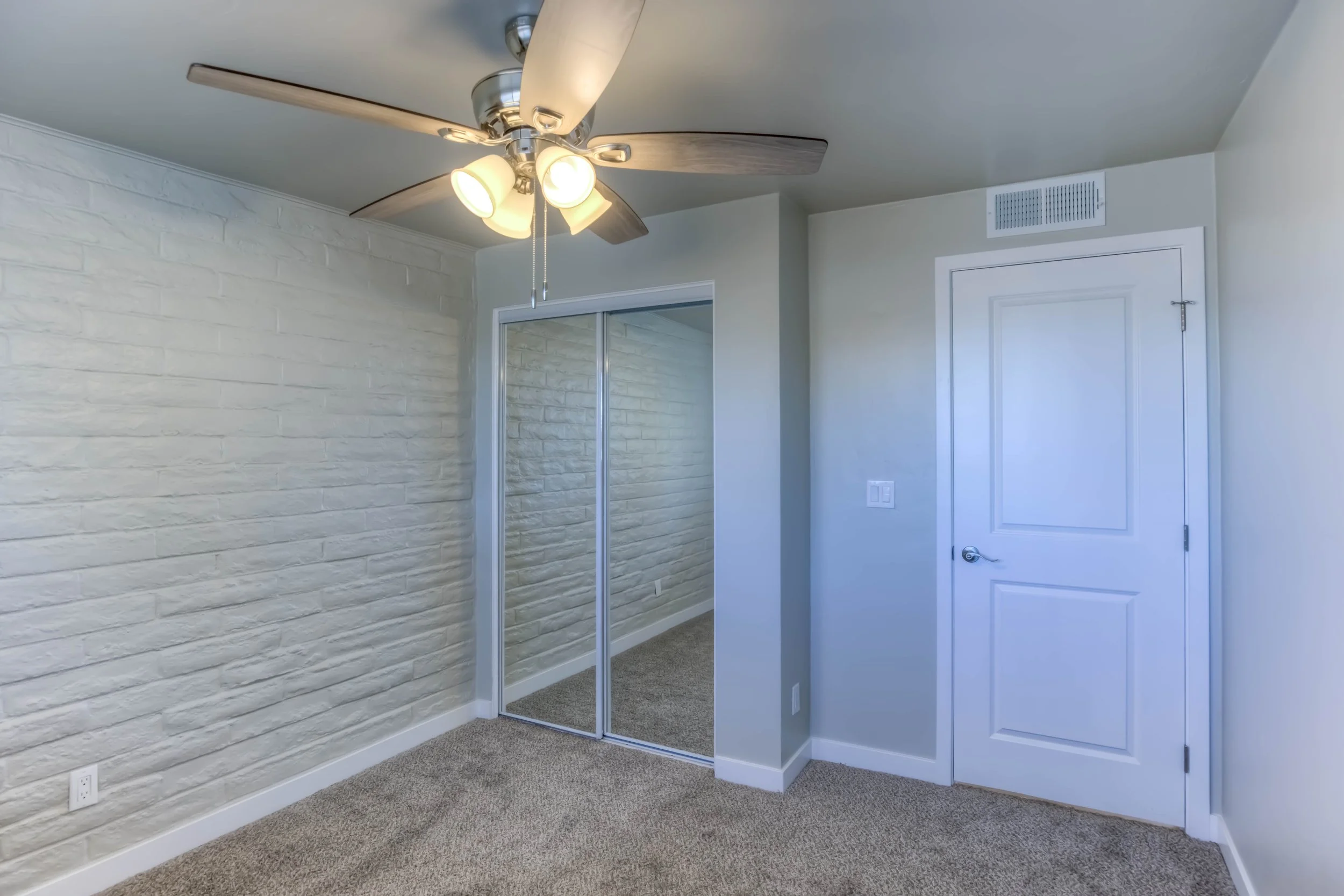 21 Bedroom 1 photo b.jpg