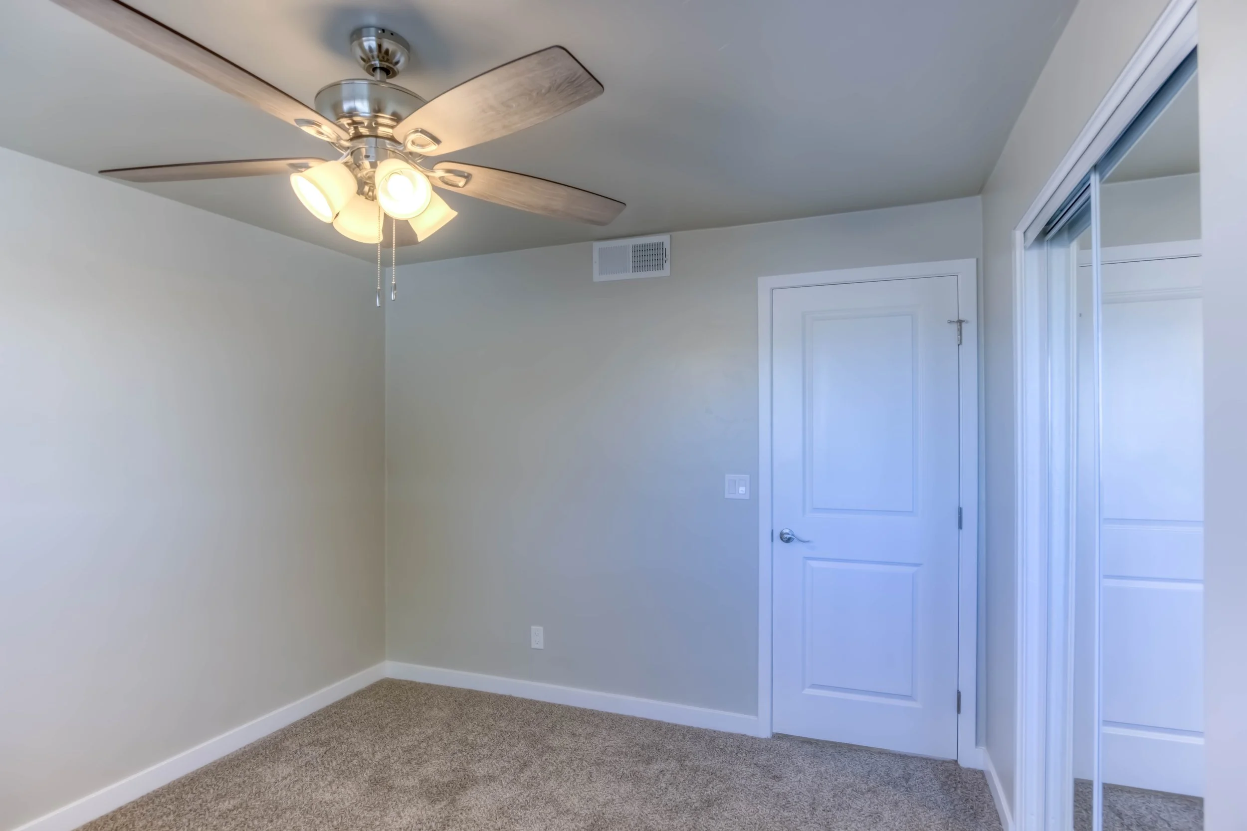 23 Bedroom 2 photo b.jpg