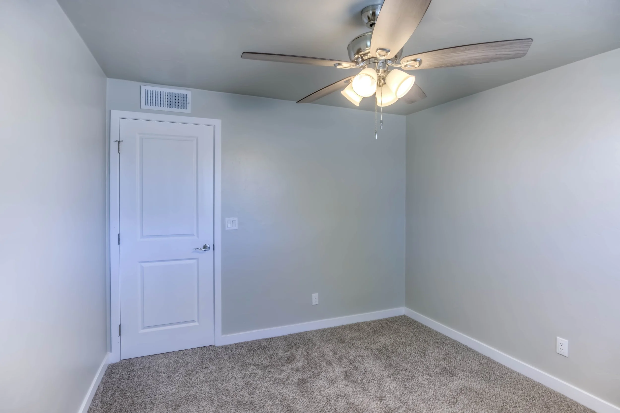 26 Bedroom 3 photo b.jpg