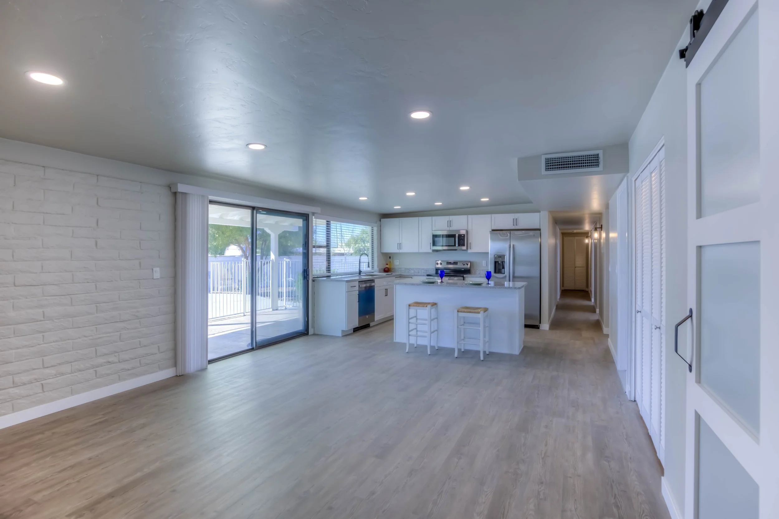 31 Family Room photo b.jpg