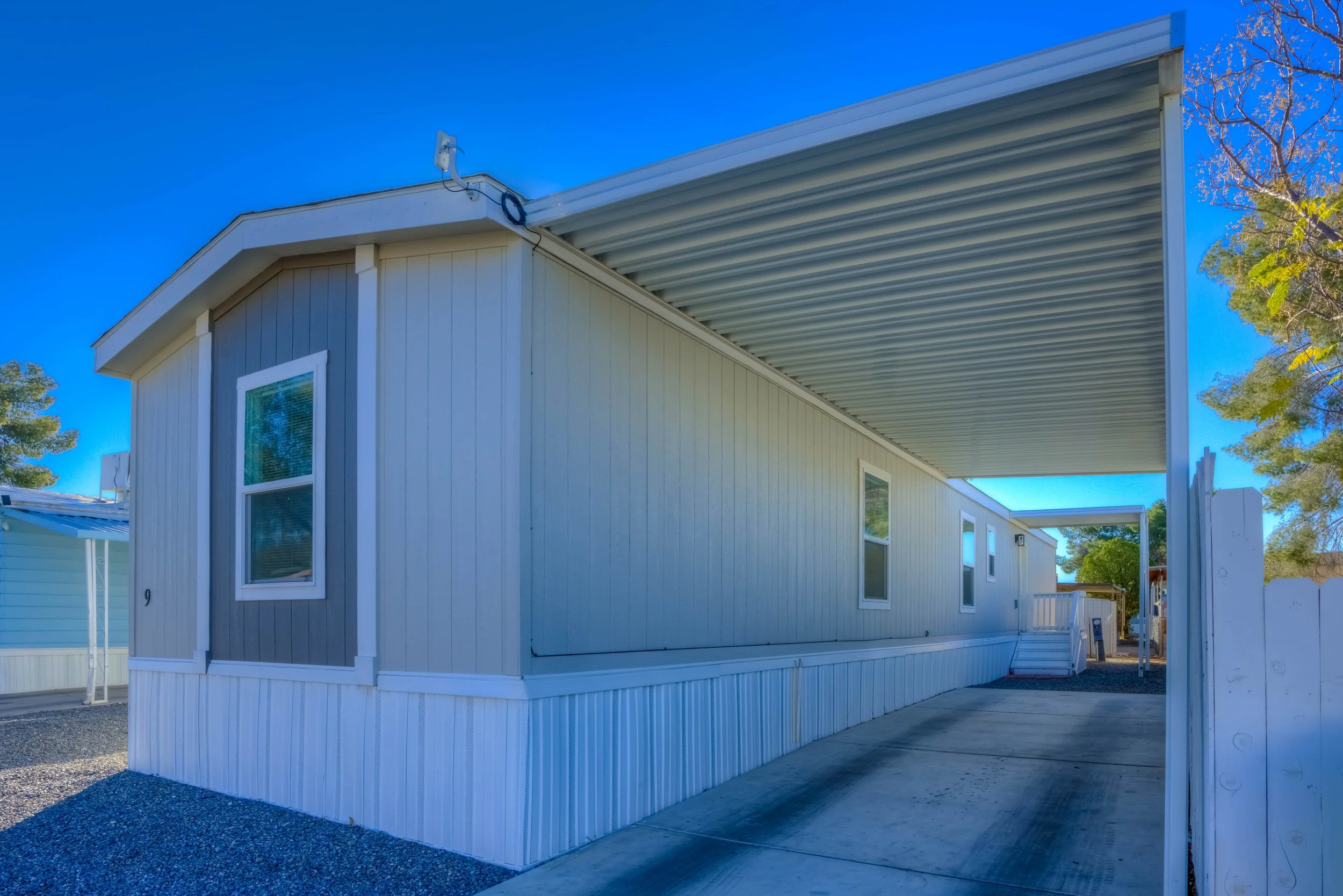 5 Exterior photo e.jpg