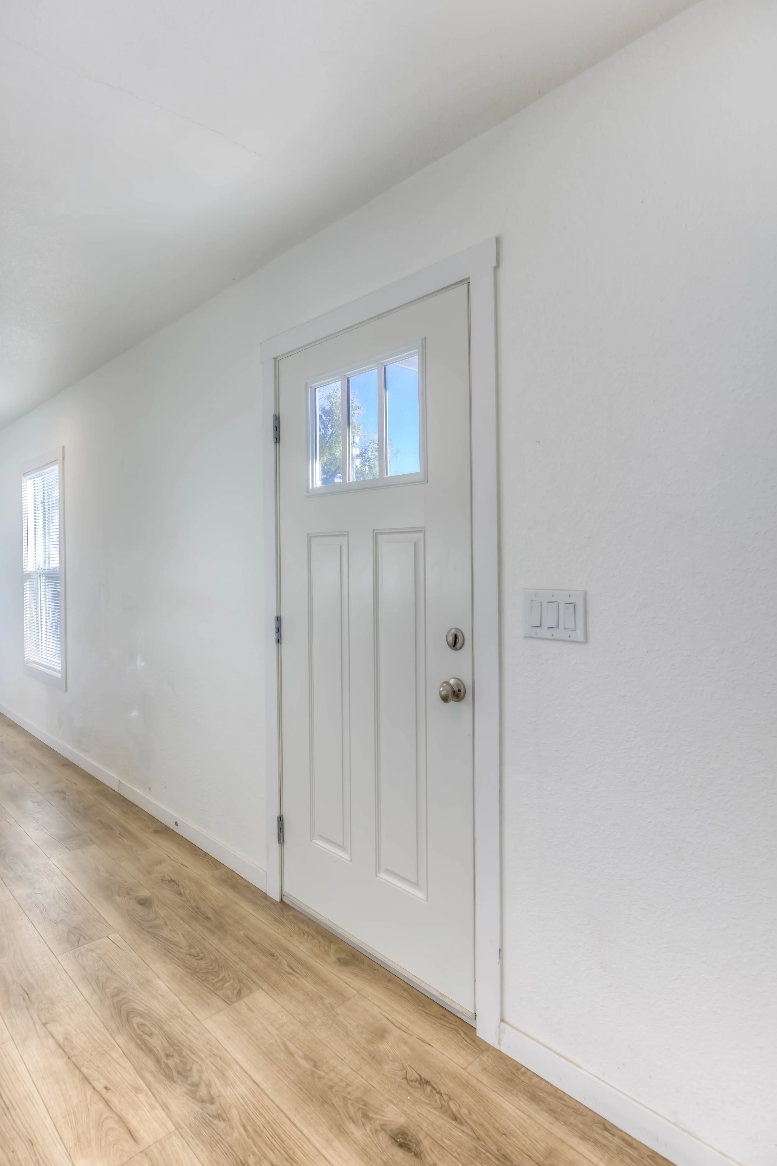 9 Interior Entrance.jpg