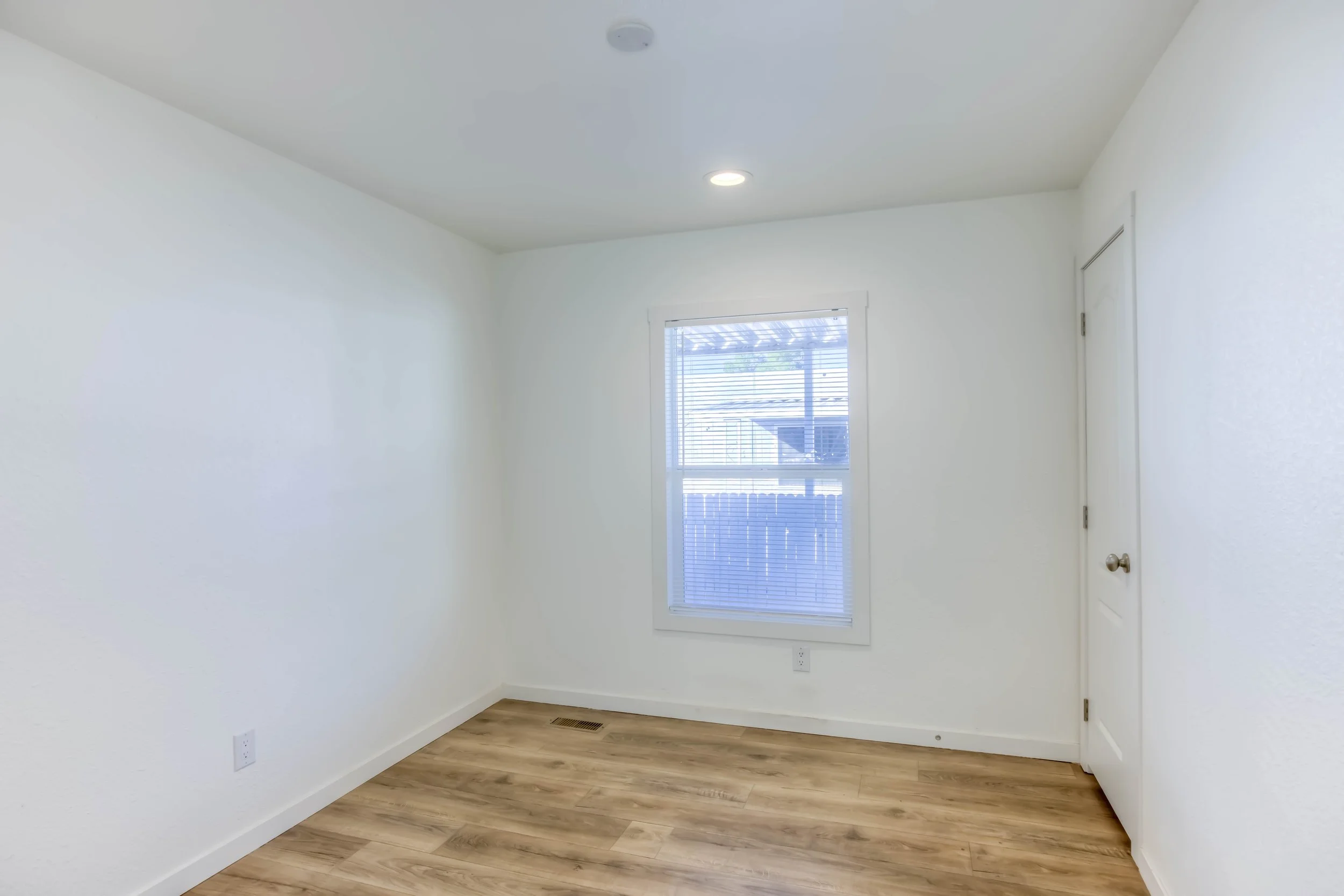 13 Bedroom 2 photo a.jpg