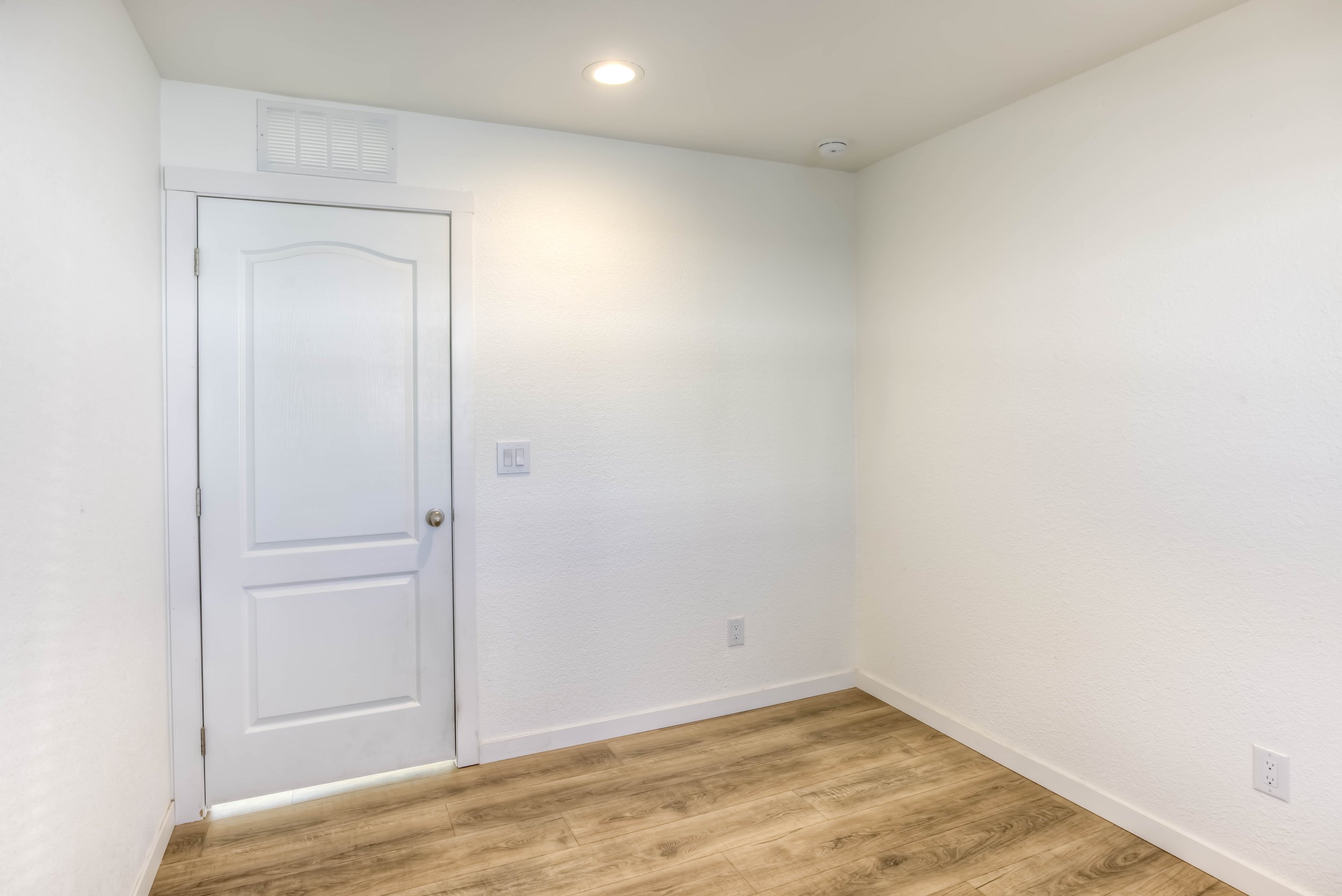 14 Bedroom 2 photo b.jpg