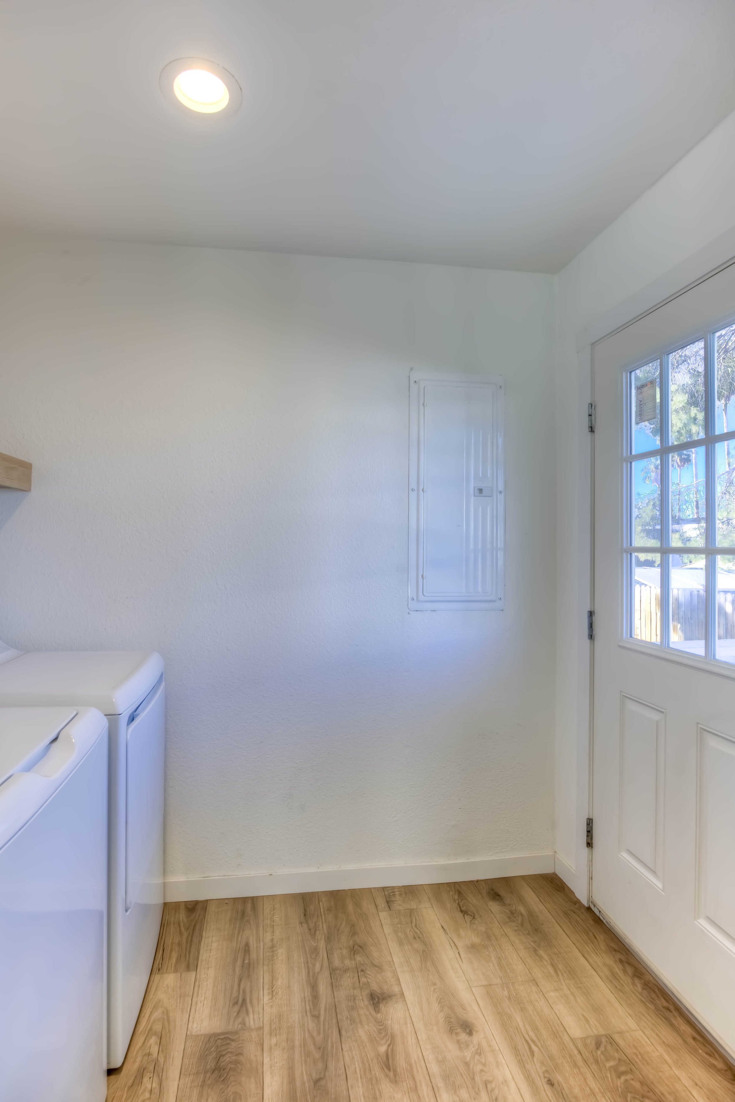 23 Laundry photo a.jpg