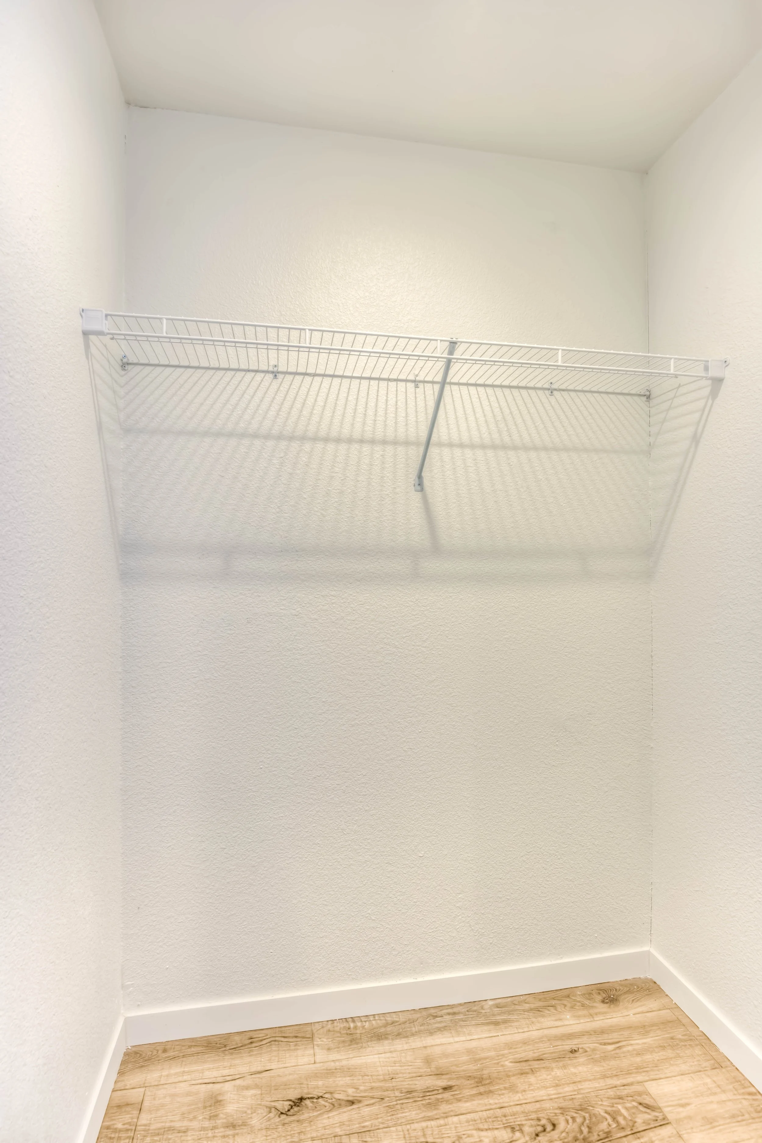 28 Main Bedroom Closet.jpg