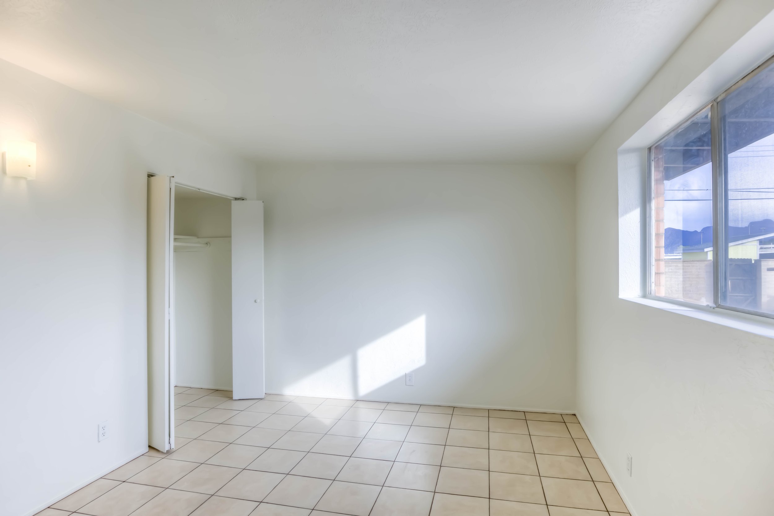 16 Main Bedroom photo a.jpg