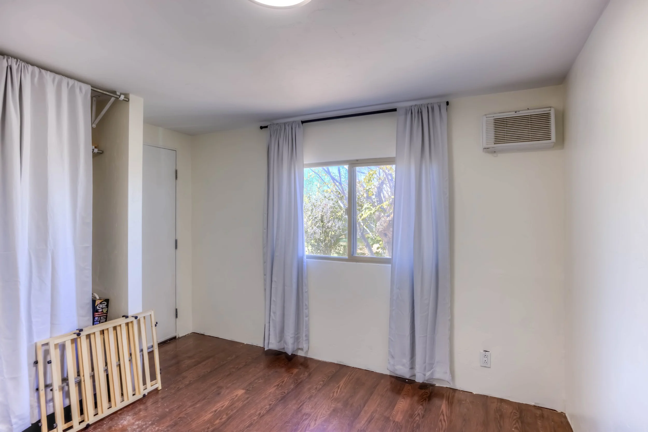 19 Bedroom 2 photo b.jpg