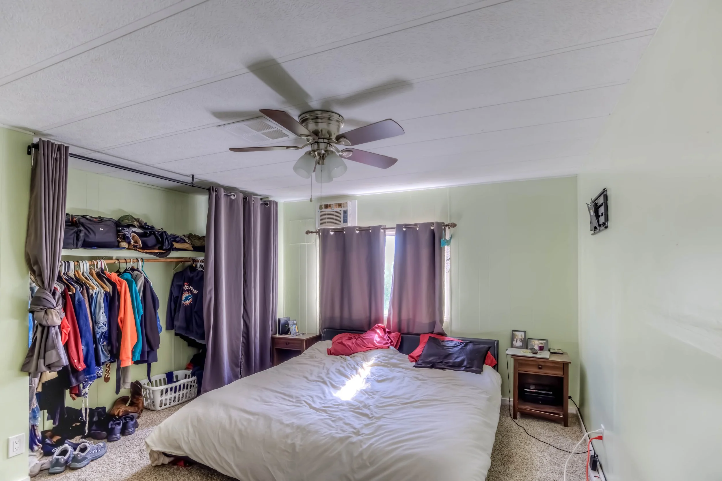 20 Main Bedroom photo a.jpg