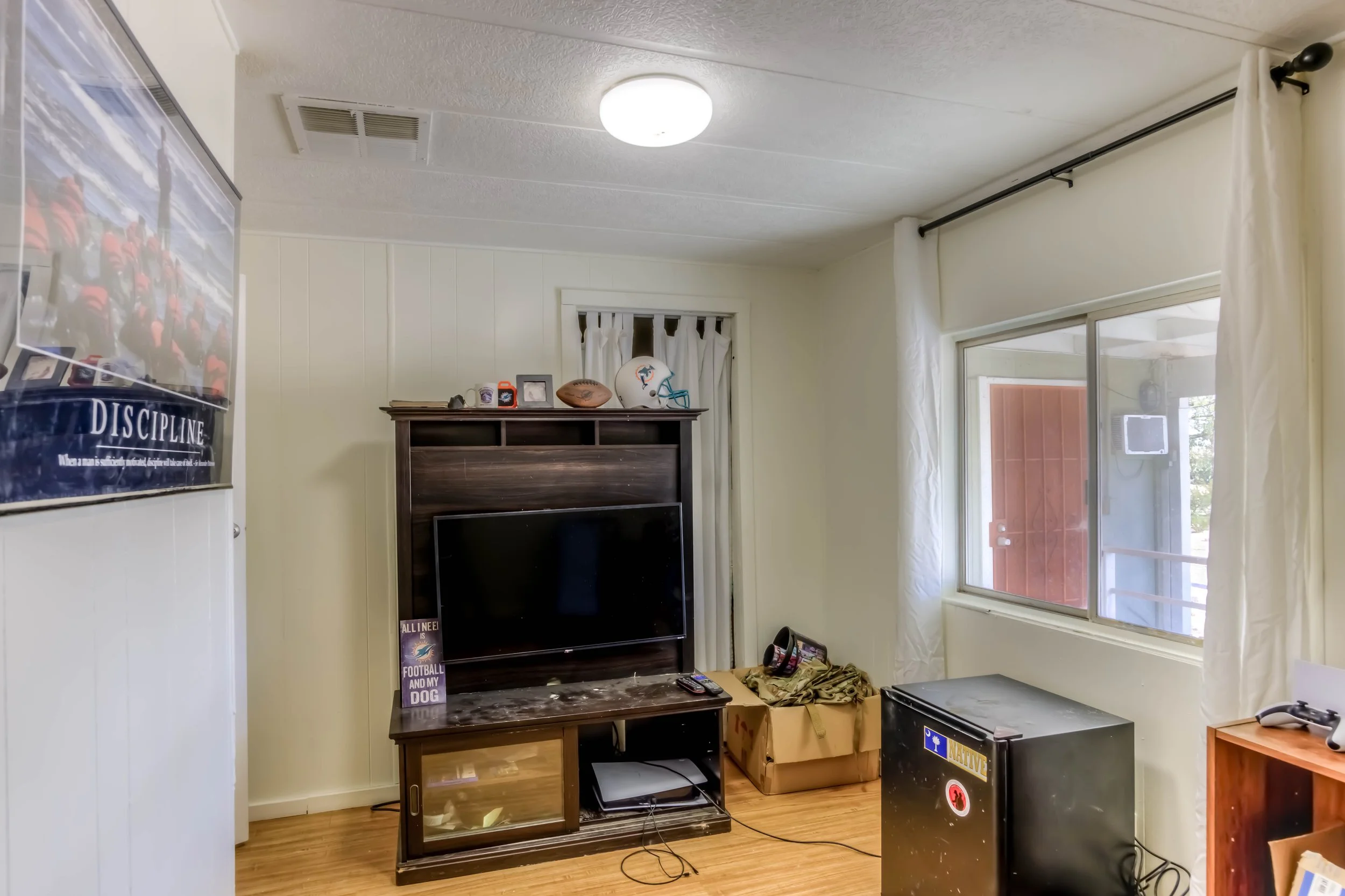 25 Bedroom 3 photo b.jpg