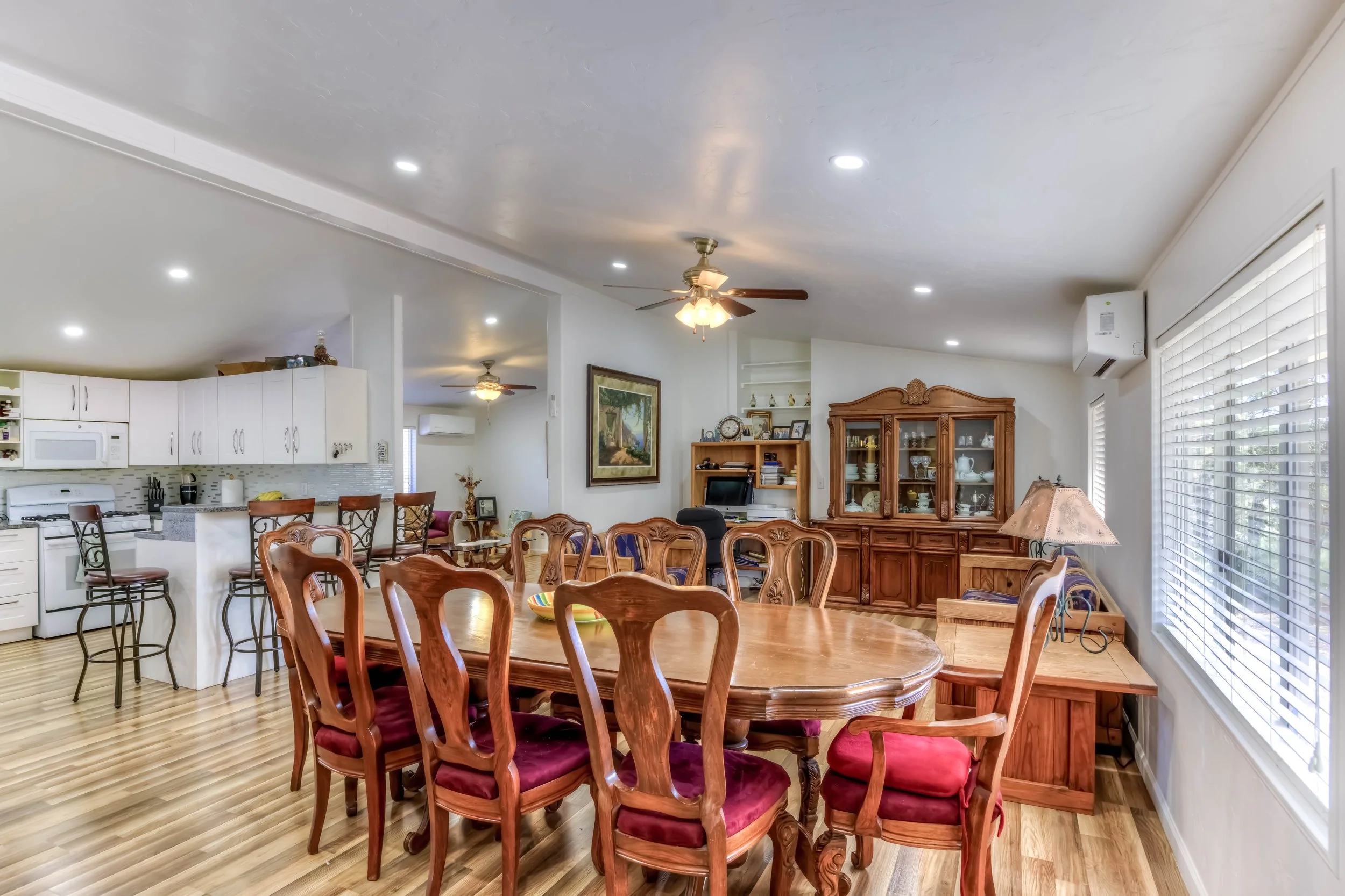 10 Living Room photo a.jpg