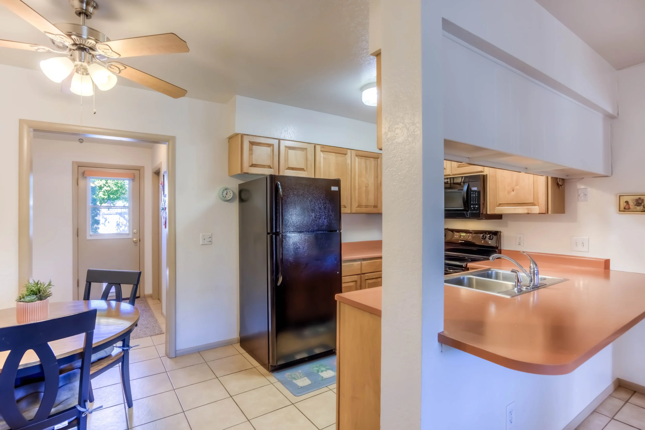 11 Kitchen photo b.jpg