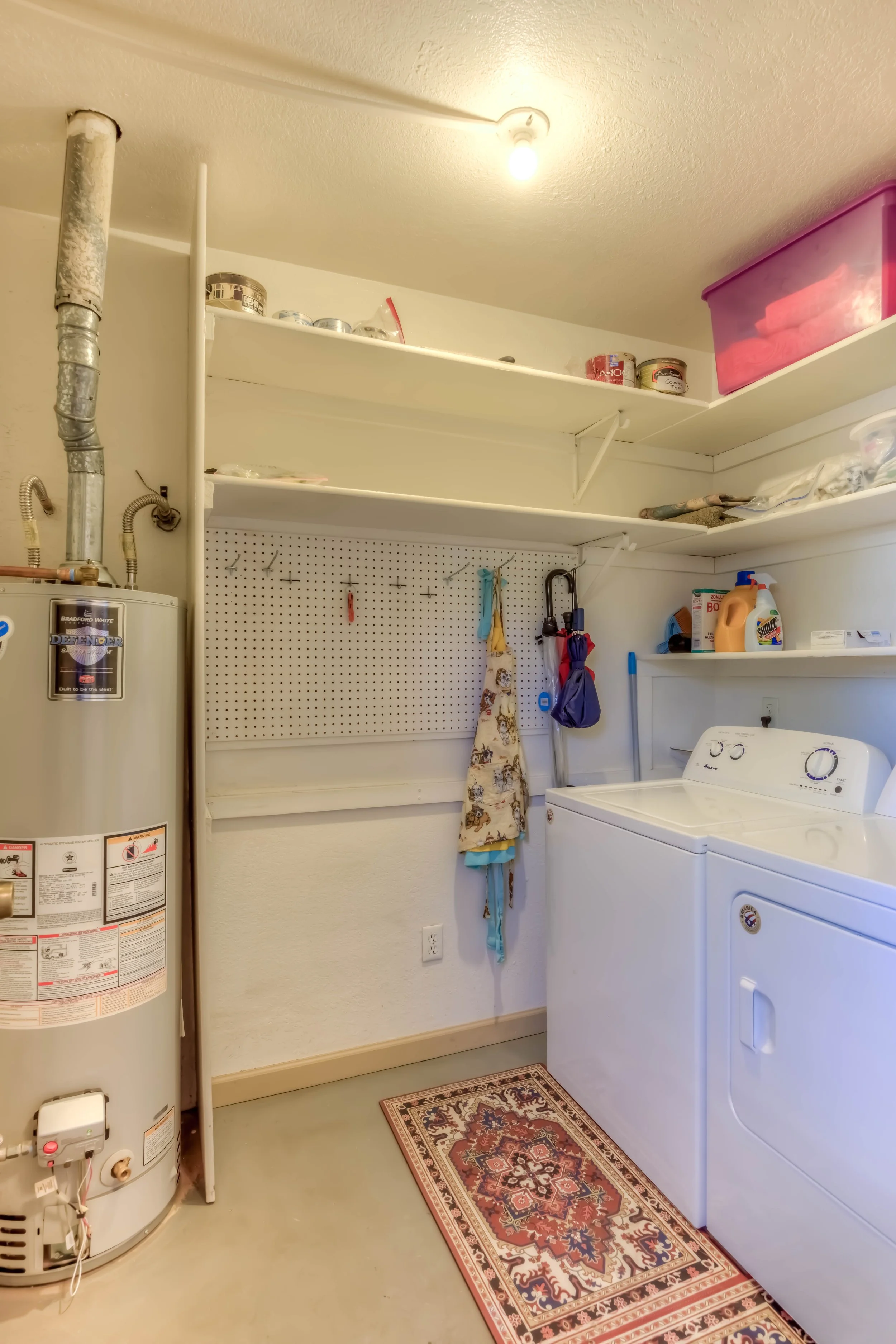 14 Laundry Room .jpg