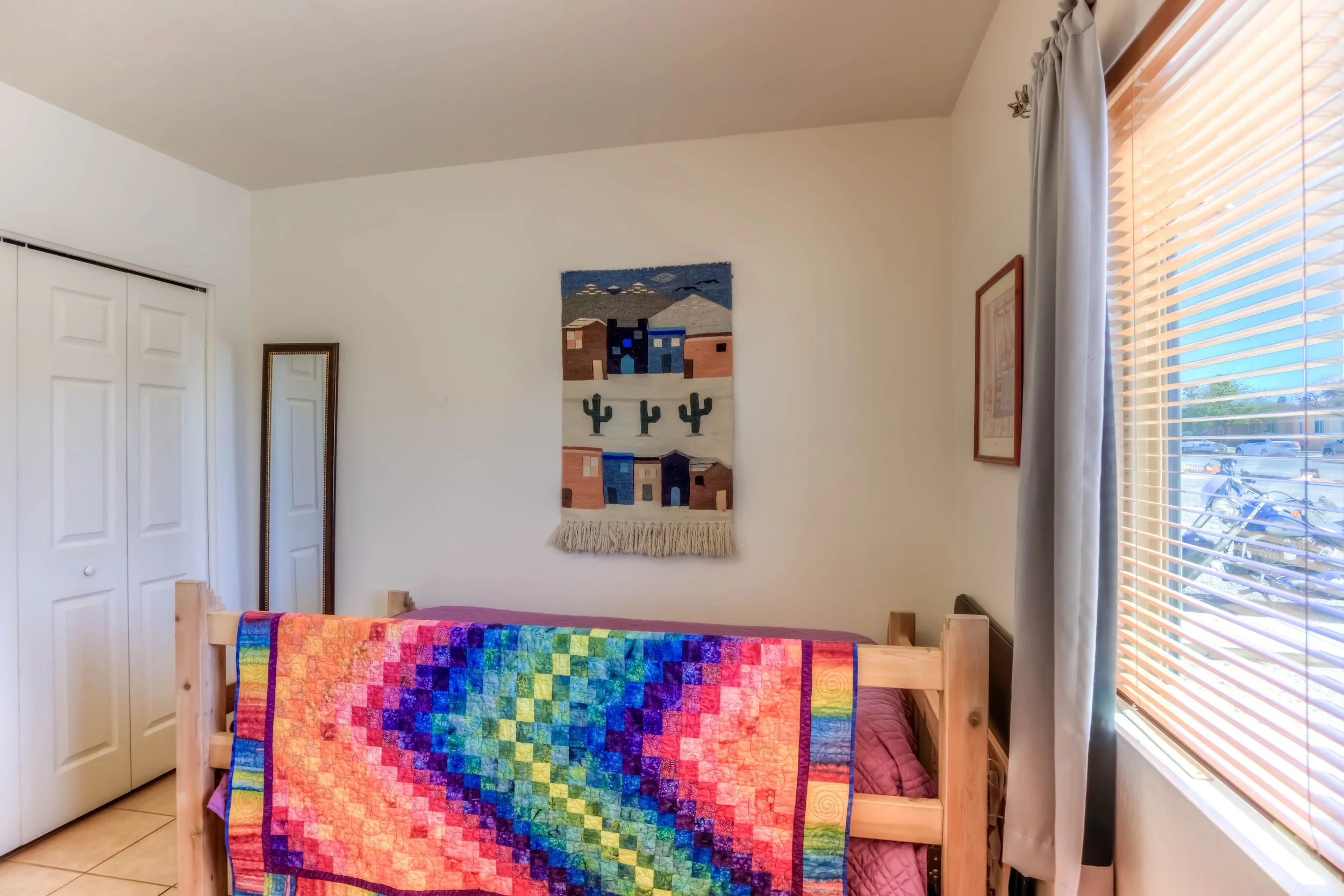 16 Bedroom photo b.jpg