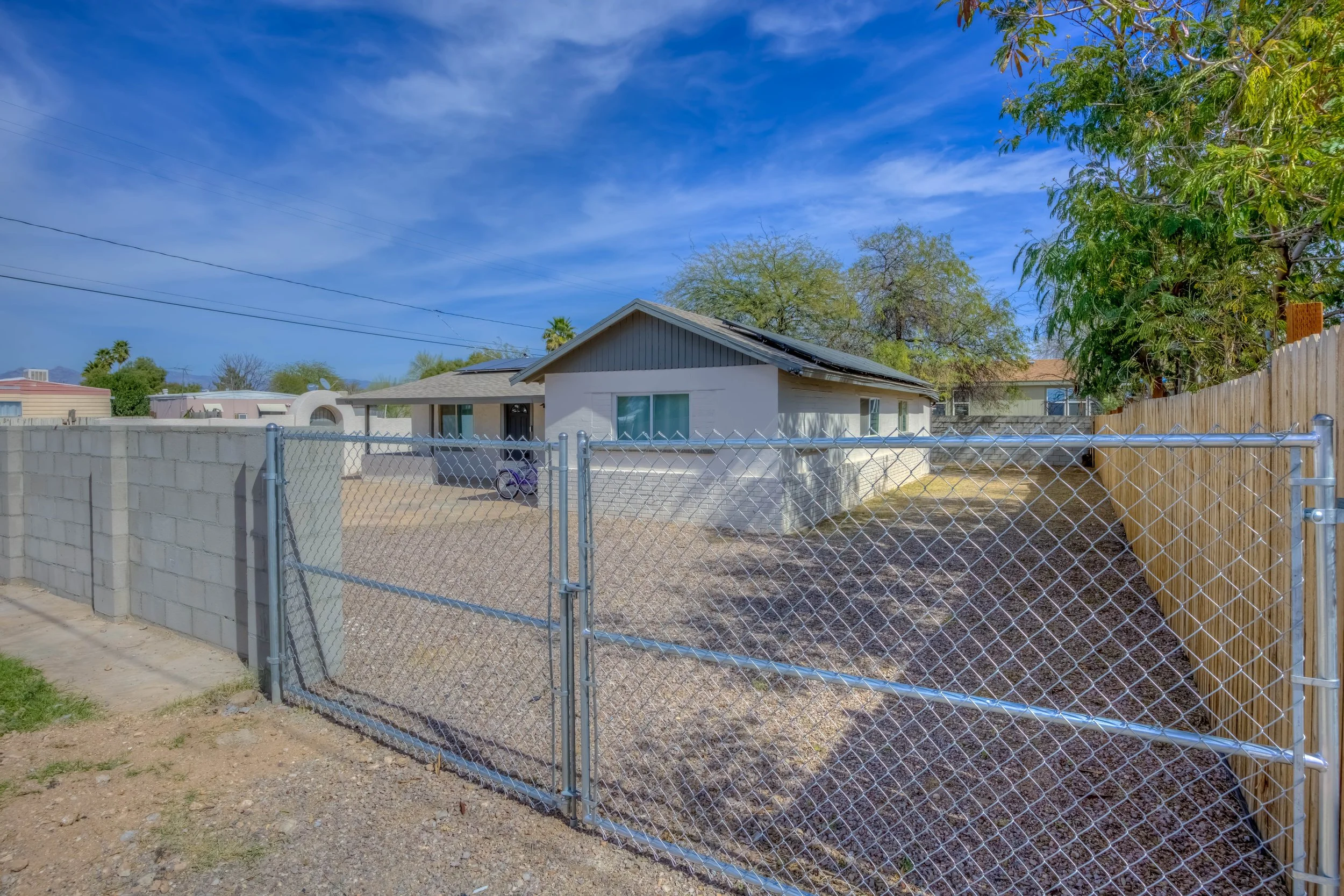 5 Exterior photo e.jpg