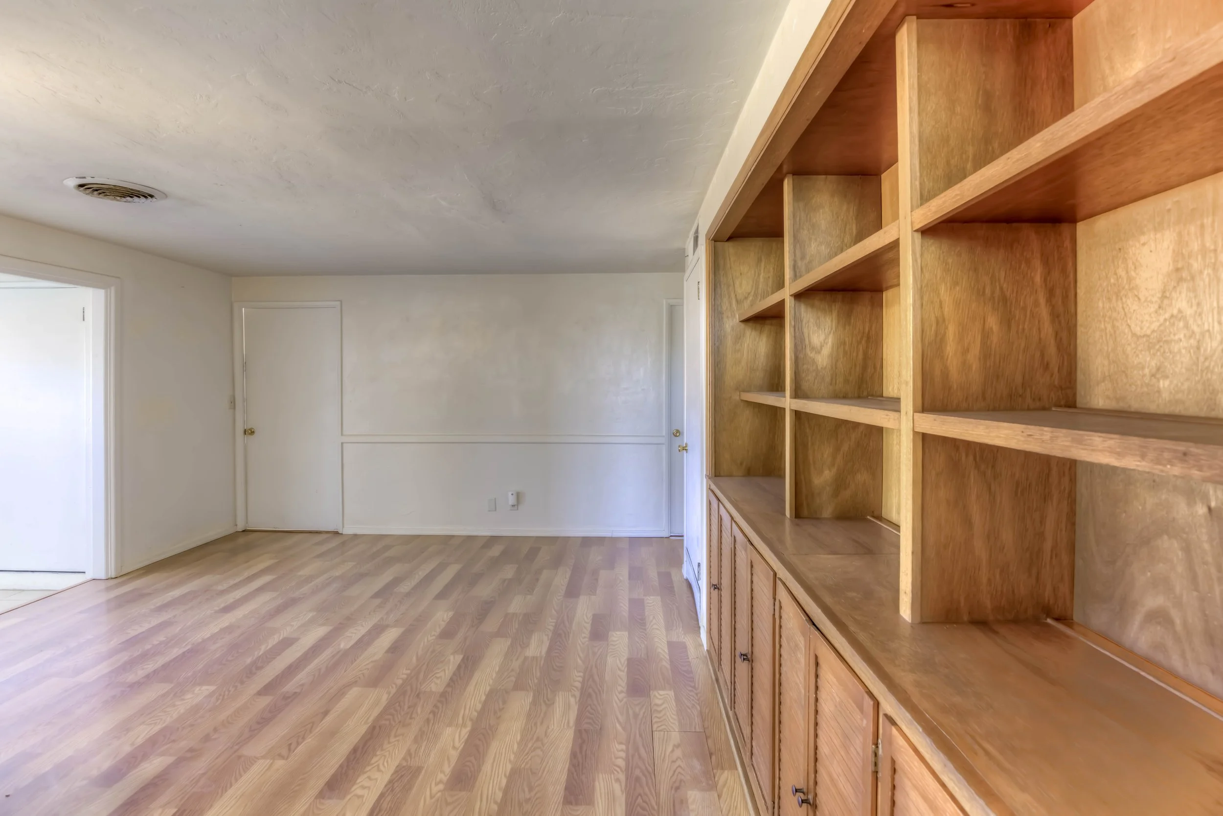 9 Family Room photo a.jpg