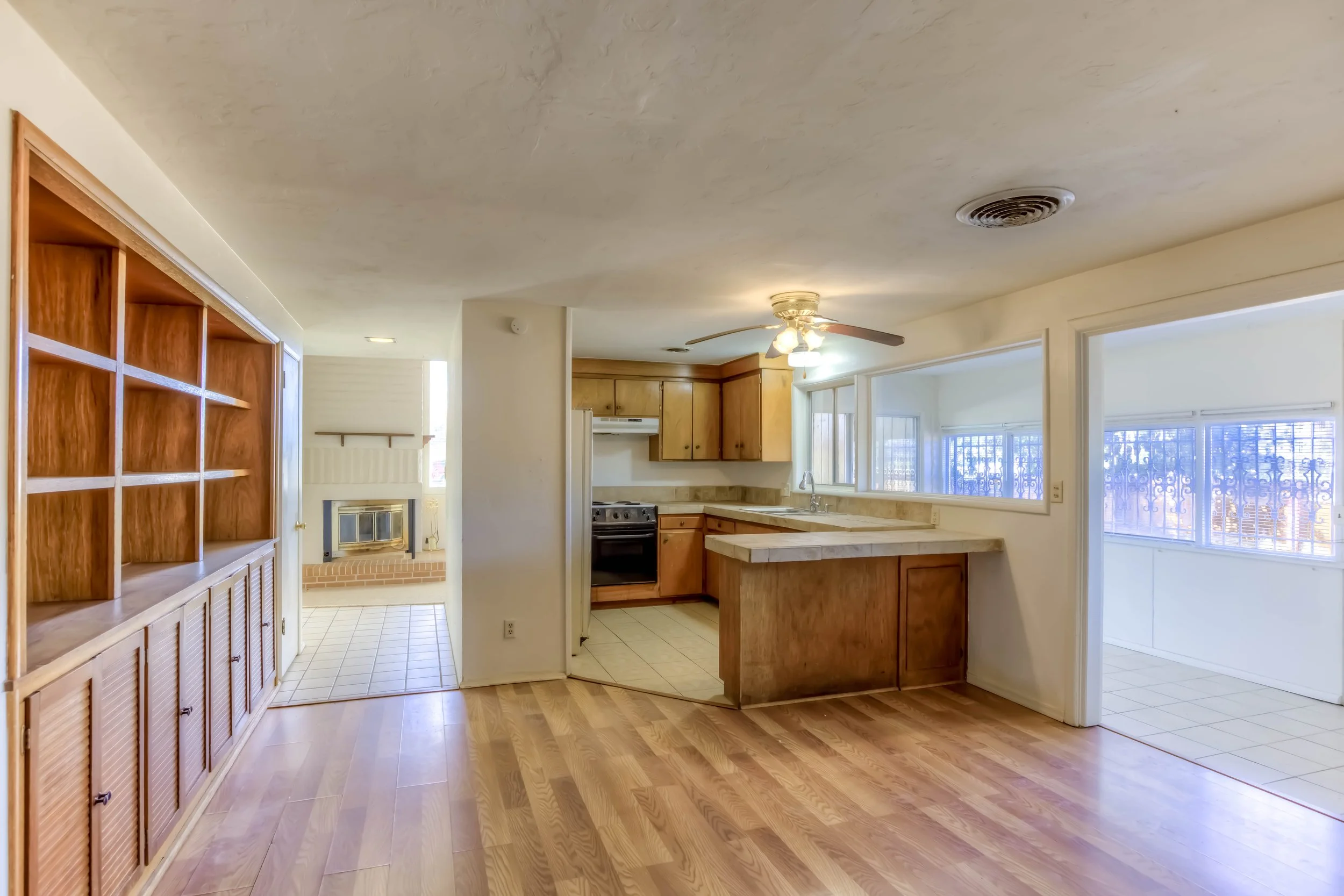 10 Family Room photo b.jpg