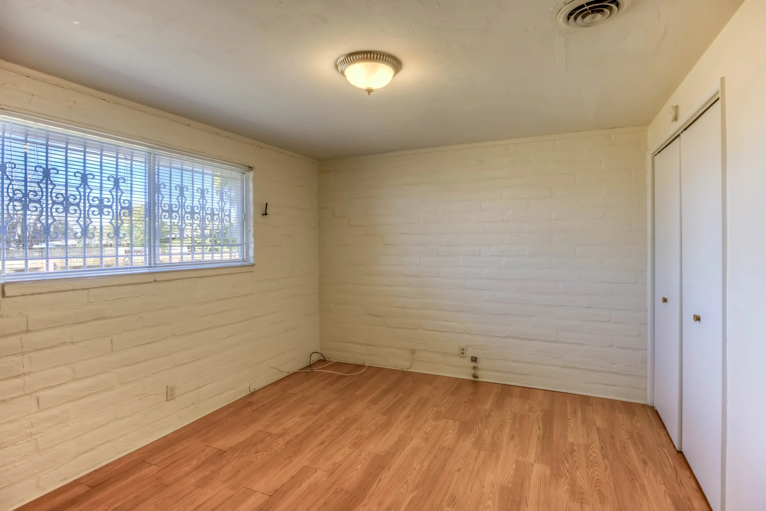 23 Bedroom 3 photo a.jpg