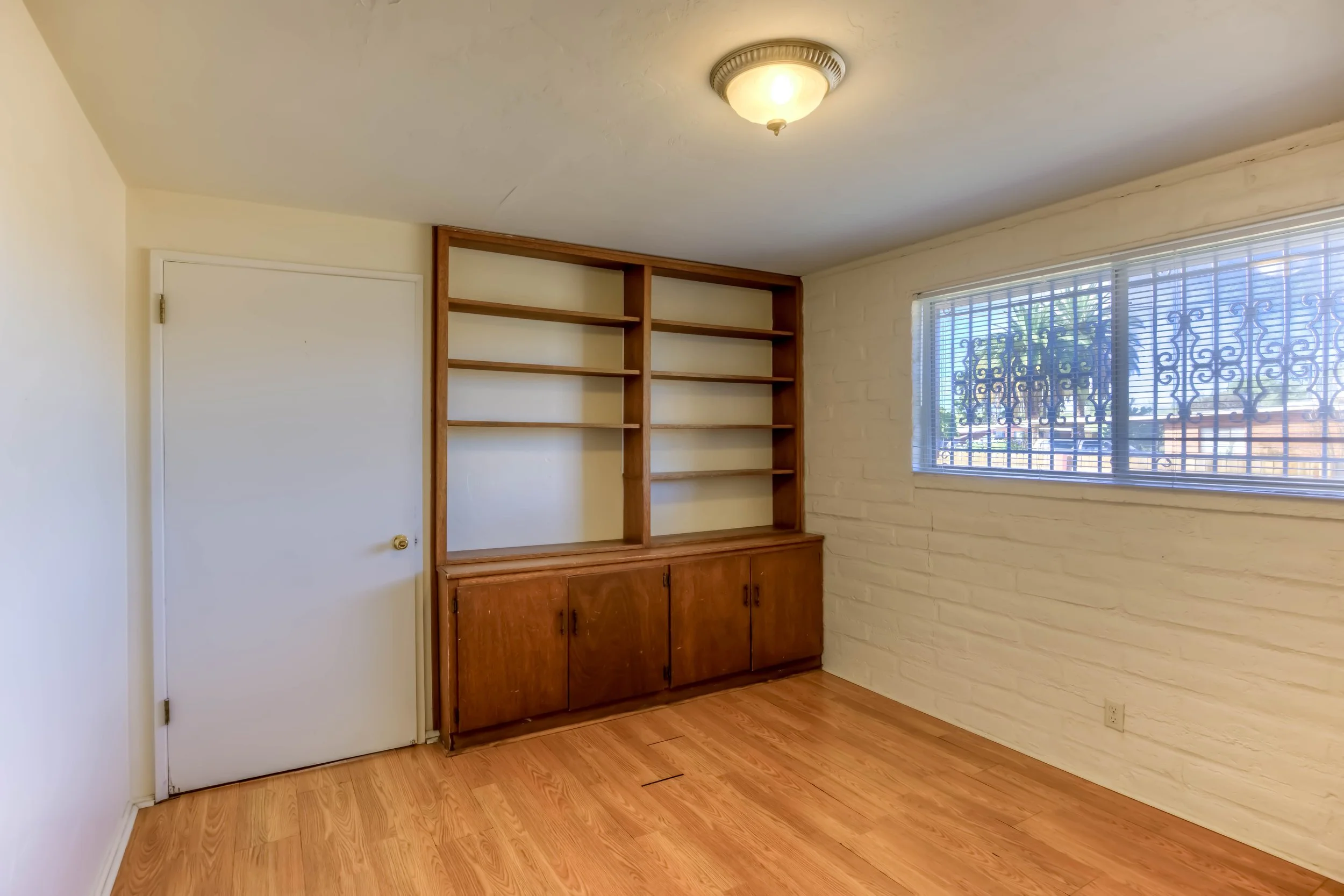 24 Bedroom 3 photo b.jpg