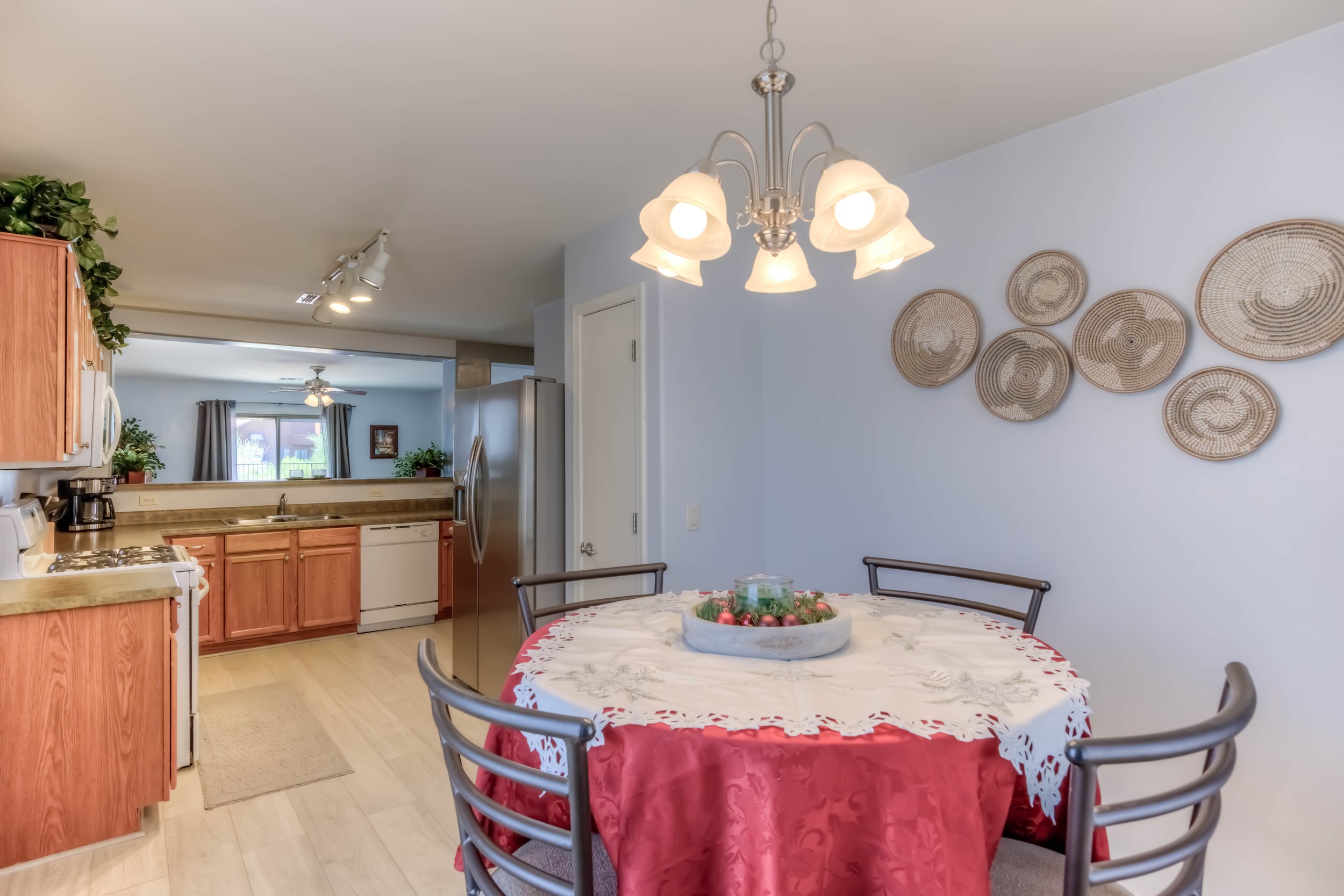 11 Kitchen photo f.jpg