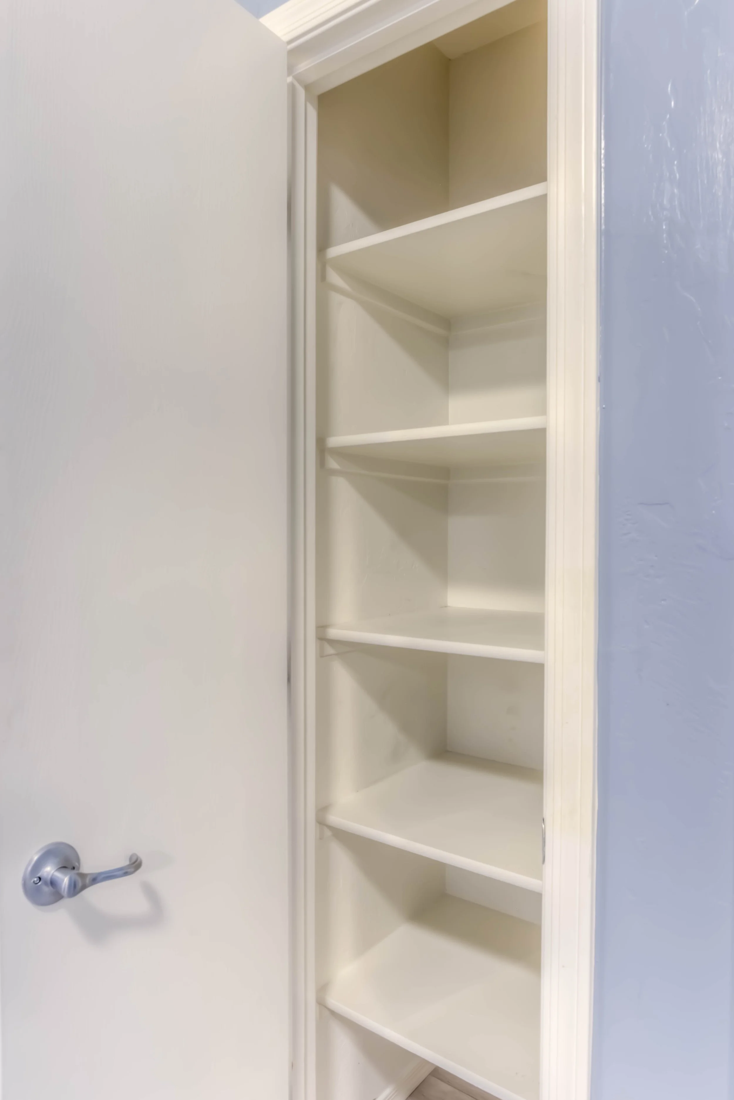 19 Hall Linen Closet.jpg