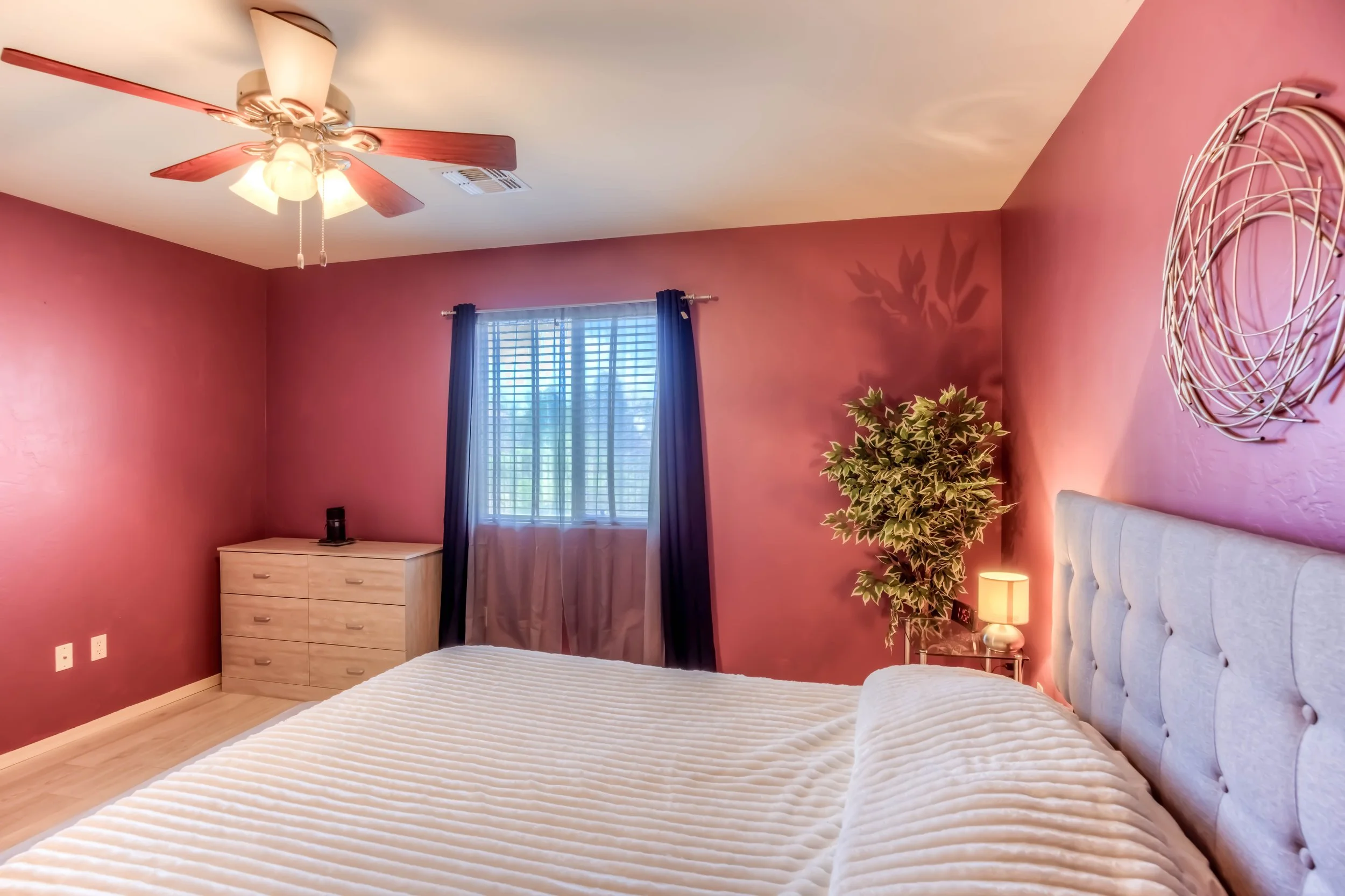 23 Main Bedroom photo b.jpg