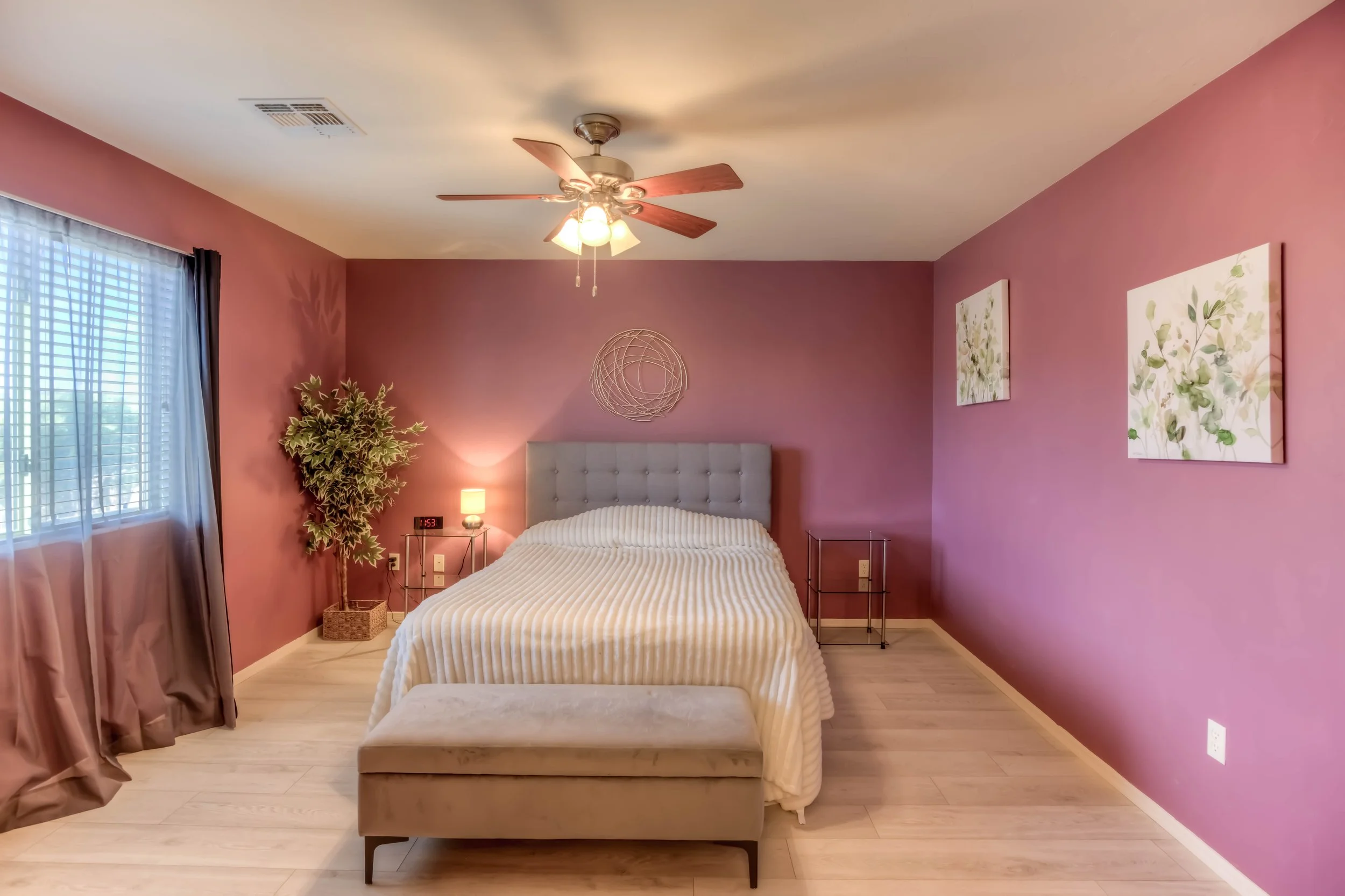 24 Main Bedroom photo c.jpg