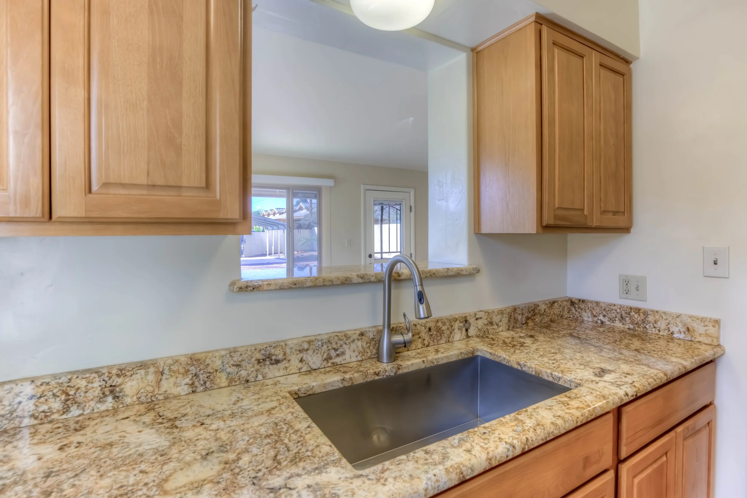 12 Kitchen photo b.jpg