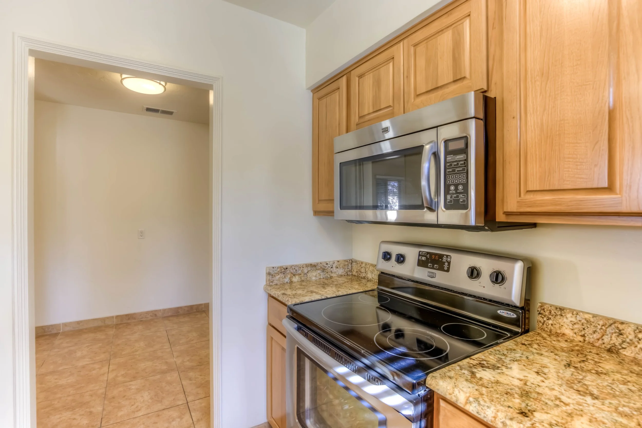 13 Kitchen photo c.jpg